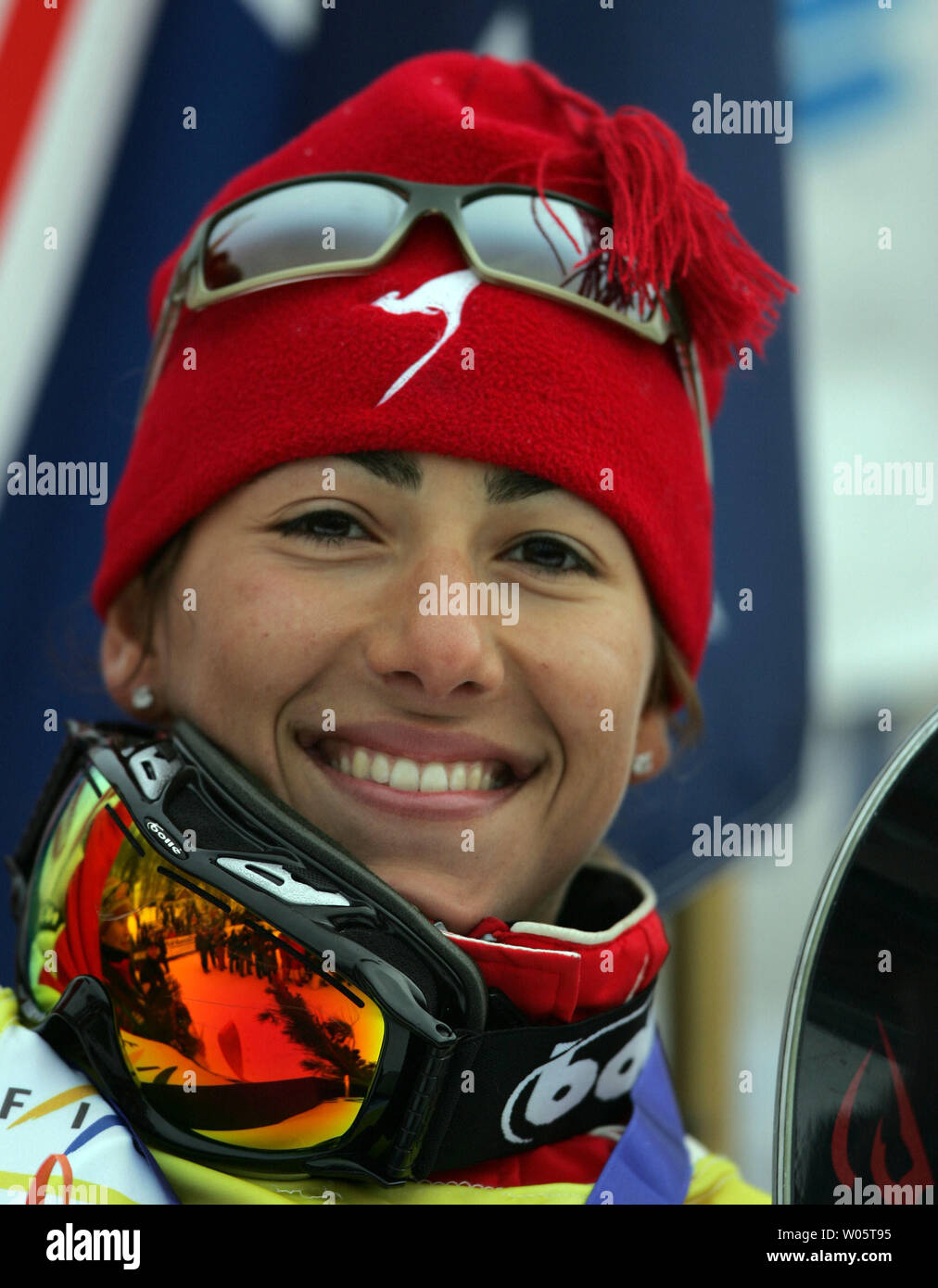 Australische Freestyle Skifahrer Lydia Ierodiaconou gewinnt die Goldmedaille in der Antennen bei der Ericsson Freestyle Ski World Cup am Mont Tremblant Kanada am 9. Januar 2005. Ihre Gesamtmenge von 194.18 Punkten festigt ihre Führung in der WM-Gesamtwertung für Frauen Luftakrobaten. (UPI Foto/Gnade Chiu) Stockfoto
