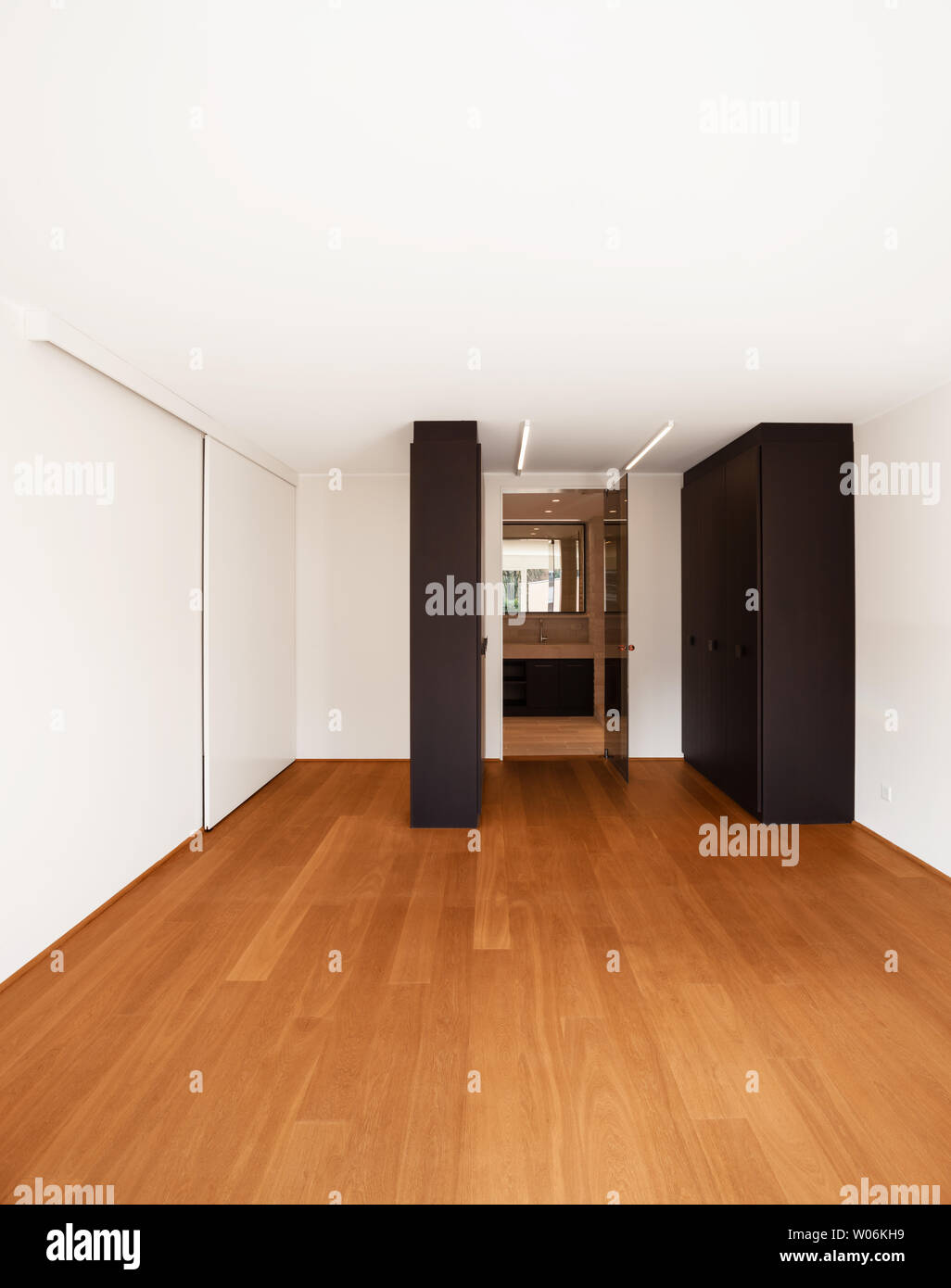 Moderne Architektur, neue leere Wohnung Stockfoto