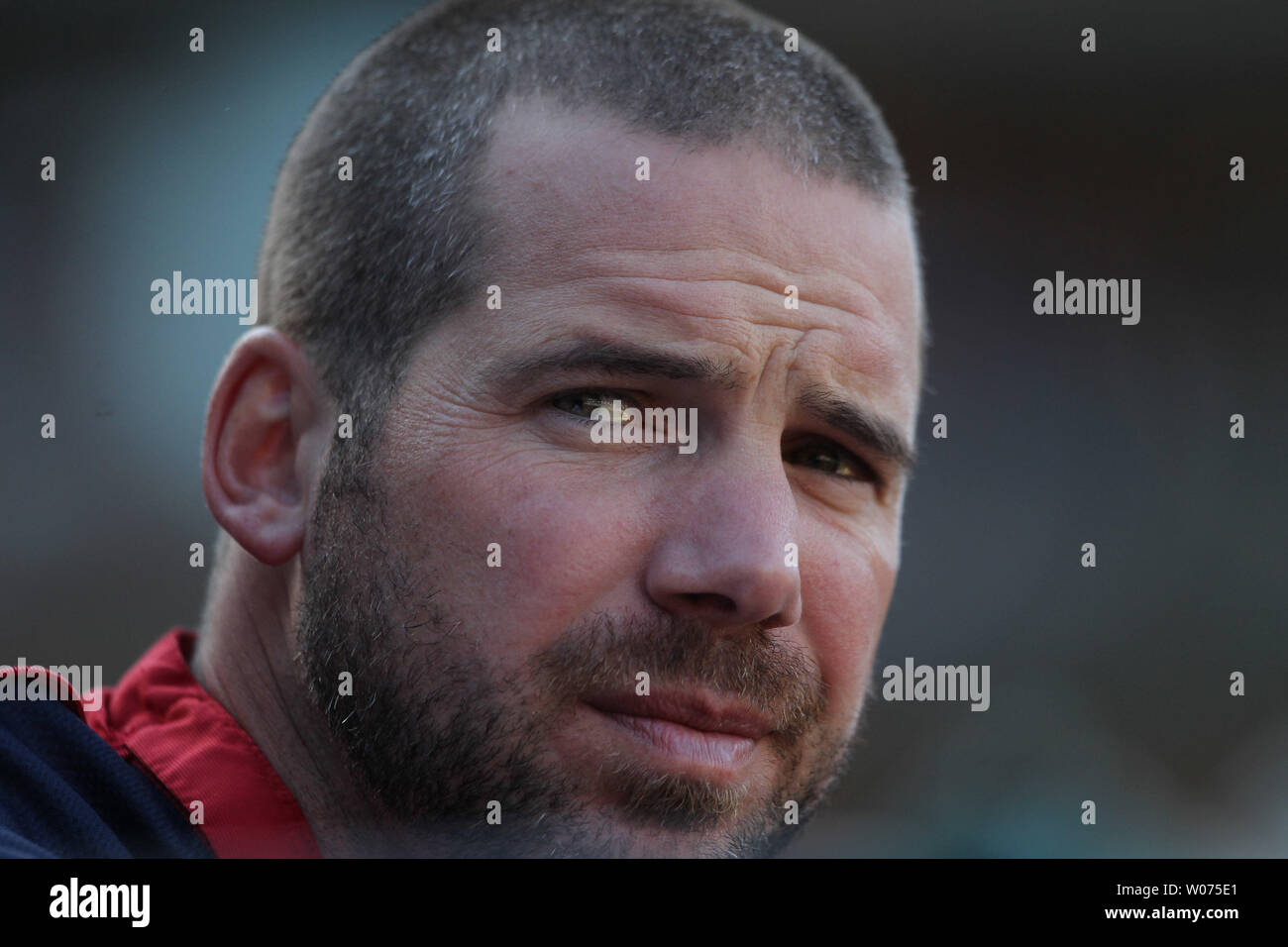 St. Louis Cardinals Krug Chris Carpenter Uhren die Aktion gegen die Houston Astros am Busch Stadium in St. Louis am 20. September 2012. Carpenter seinen ersten Anfang der Jahreszeit am September 21, 2012 in Chicago folgenden Schulterchirurgie. UPI/Rechnung Greenblatt Stockfoto