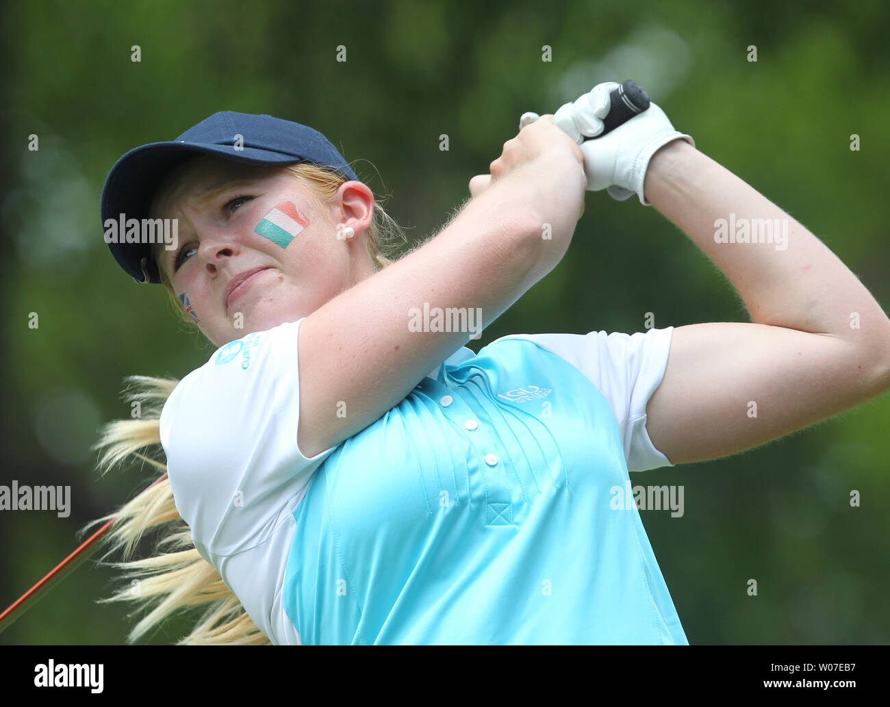 Stephanie Wiesen von Irland nimmt Ihre T-Stück, das am Nachmittag des 38. Curtis Cup Match in St. Louis Country Club in Ladue, Missouri am 6. Juni 2014. Die Curtis Cup Match wird von Frauen amateur Golfer gespielt, ein Team aus den Vereinigten Staaten von Amerika und einem Team aus England, Irland, Nordirland, Schottland und Wales. Das Team besteht aus acht Spielern und einem Kapitän UPI/Rechnung Greenblatt Stockfoto