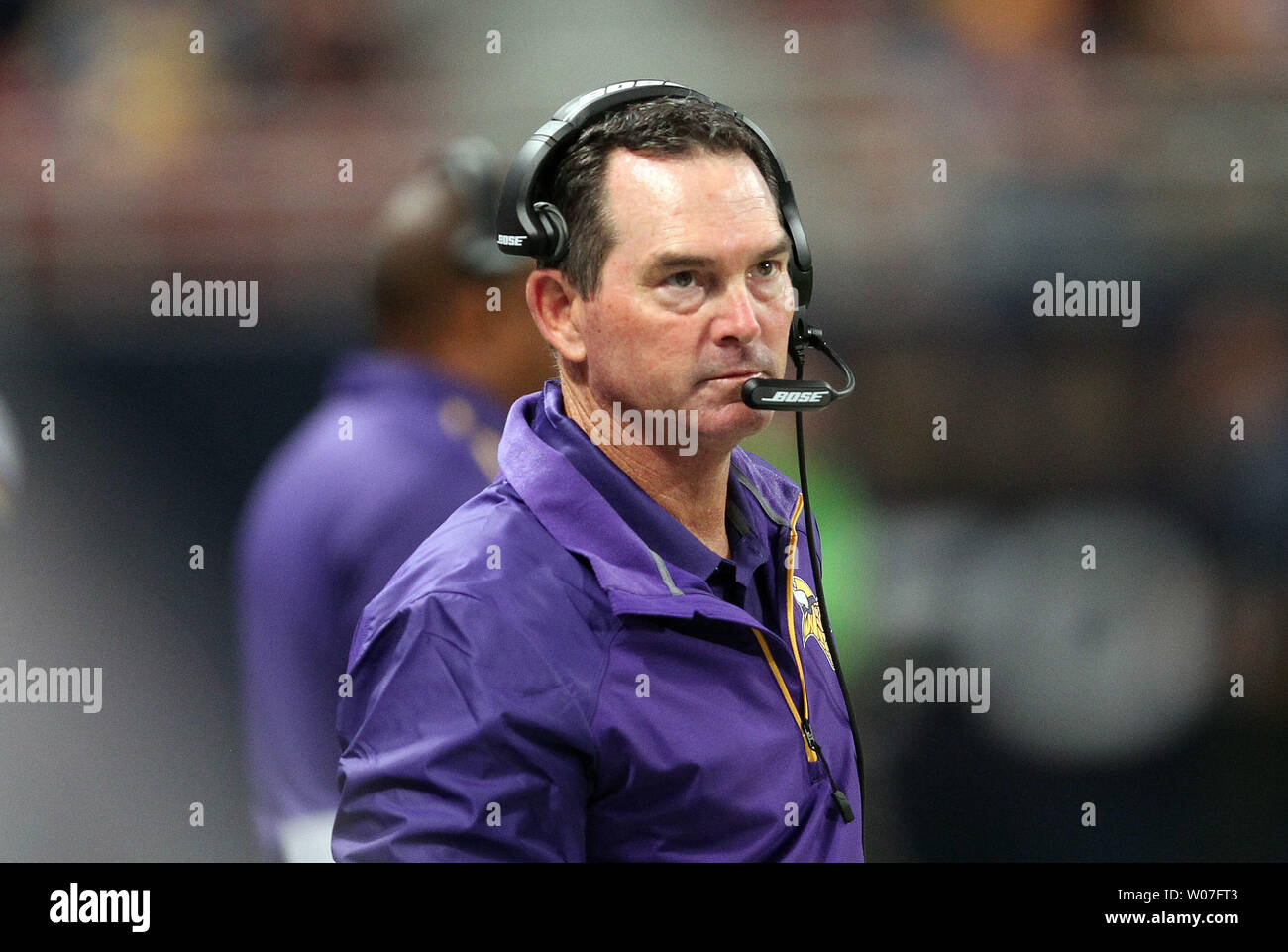 Minnesota Vikings head Football Coach Mike Zimmer Uhren sein Team auf den St. Louis Rams im vierten Quartal an der Edward Jones Dome in St. Louis am 7. September 2014 nehmen. Minnesota gewann das Spiel 34-6. UPI/Rechnung Greenblatt Stockfoto