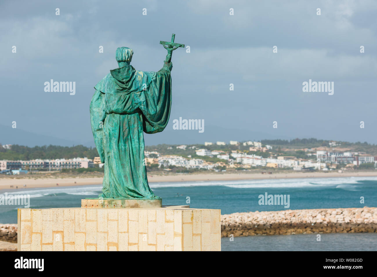 Ansicht der Rückseite der Statue von Sao Goncalo de Lagos in Lagos, Algarve, Portugal Stockfoto