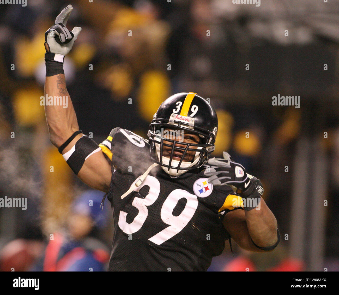 Pittsburgh Steelers Willie Parker (39) feiert nachdem Sie gegen die San Diego Chargers im vierten Quartal des AFC Teilungsendspielspiel am Heinz Feld am 11. Januar 2009 in Pittsburgh, PA. (UPI Foto/Stephen M. Brutto) Stockfoto