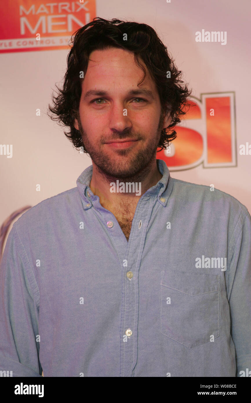 Schauspieler Paul Rudd besucht einen Super Bowl XLI party von Cadillac in der South Beach von Miami Beach vorgelegt am 3. Februar 2007. Venus und Serena Williams moderierte die Veranstaltung und Jimmy Buffet die Premiere seiner neuen Video' Gettin'. (UPI Foto/Susan Knowles) Stockfoto