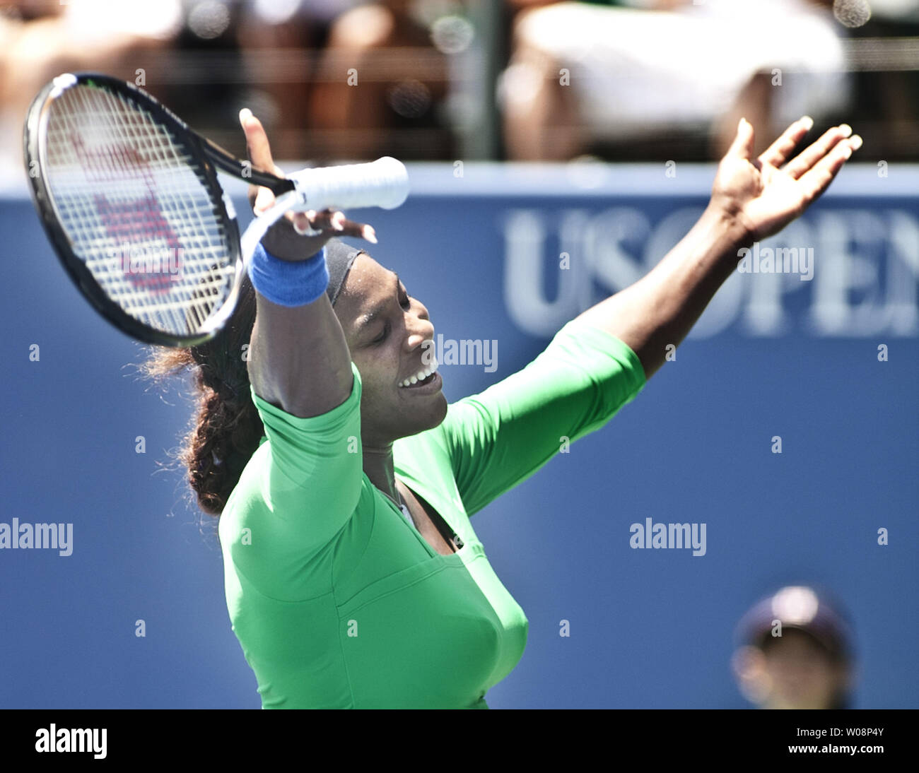 Serena Williams feiert Match Point gegen Marion Bartoli aus Frankreich im Finale der Bank der Westen Klassiker an der Stanford University in Kalifornien am 31. Juli 2011. Williams besiegte Bartoli 7-5, 6-1, um das Turnier zu gewinnen. UPI/Terry Schmitt Stockfoto