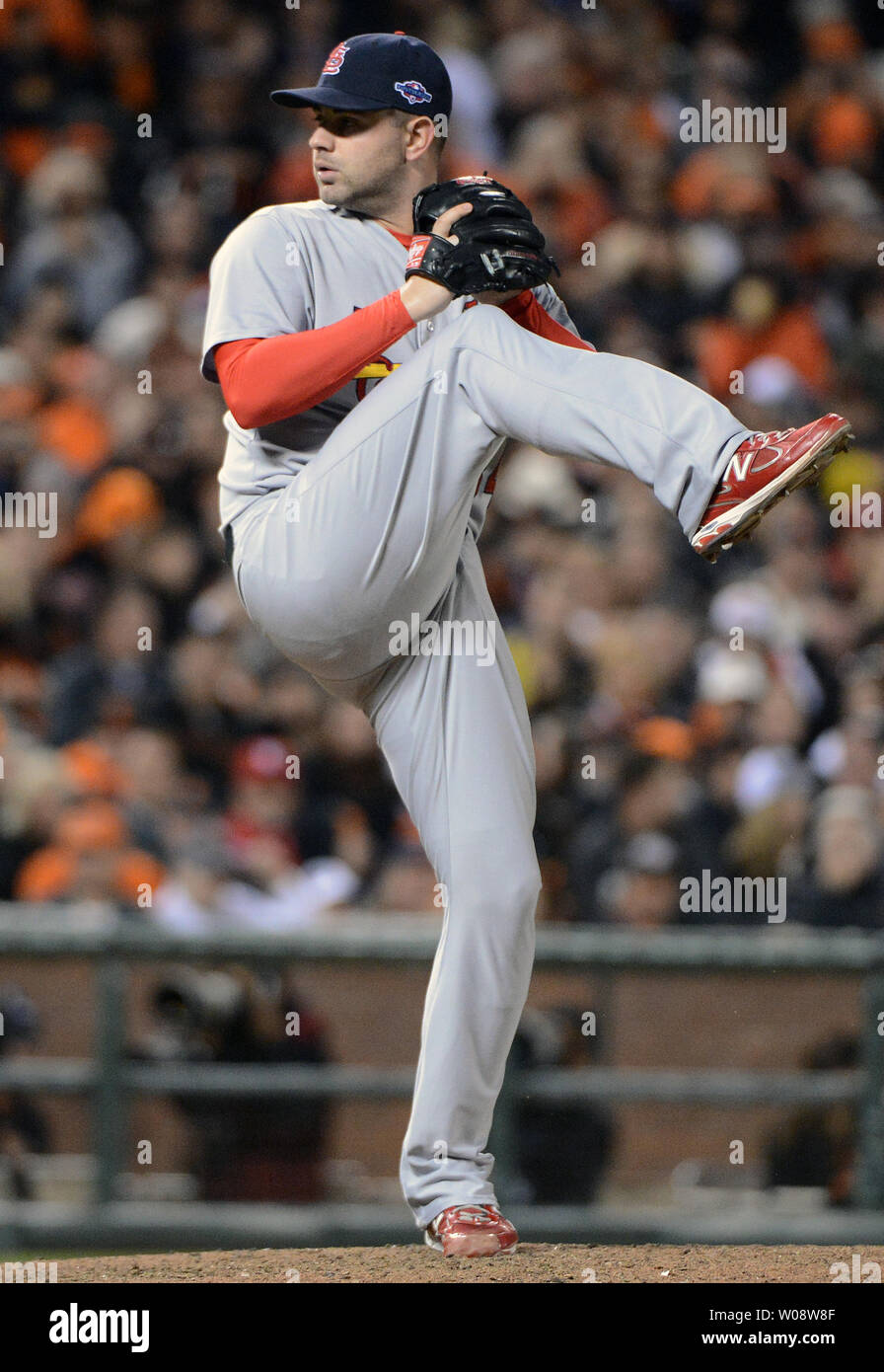 St. Louis Cardinals Entlastung Krug Marc Rzepczynski Plätze gegen die San Francisco Giants während Spiel sechs der National League Championship Series bei AT&T Park in San Francisco am 21. Oktober 2012. Die Riesen glättete die Reihe bei drei Spielen pro stück besiegen die Kardinäle 6-1. UPI/Terry Schmitt Stockfoto