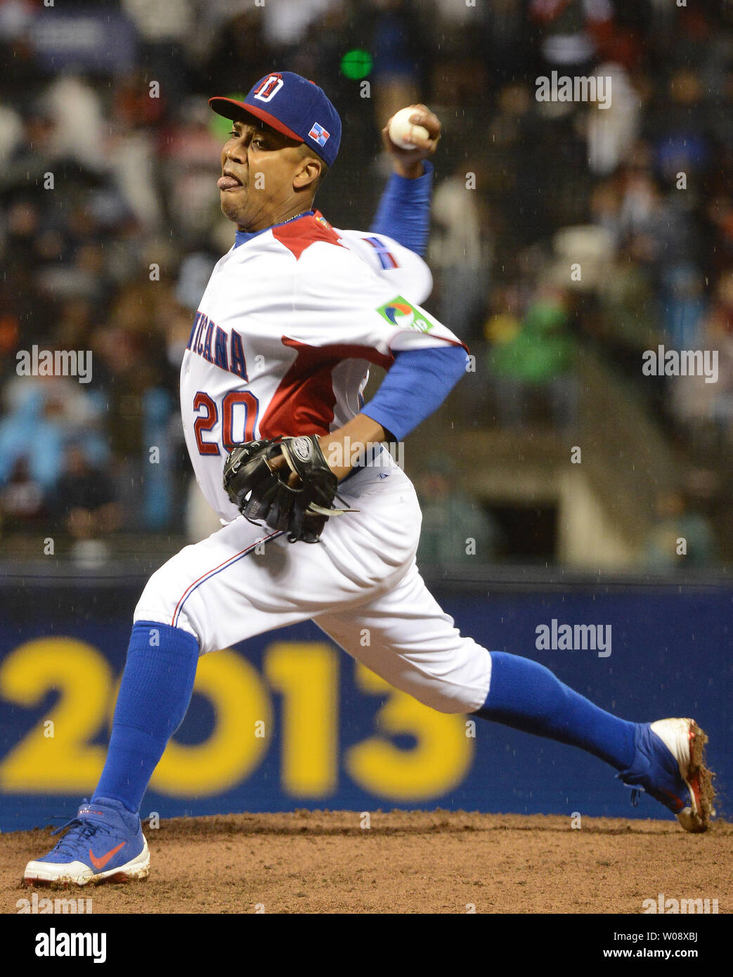 Dominikanische Republik Entlastung Krug Octavio Dotel Plätze gegen Puerto Rico bei der World Baseball Classic Meisterschaft bei AT&T Park in San Francisco am 19. März 2013. UPI/Terry Schmitt Stockfoto