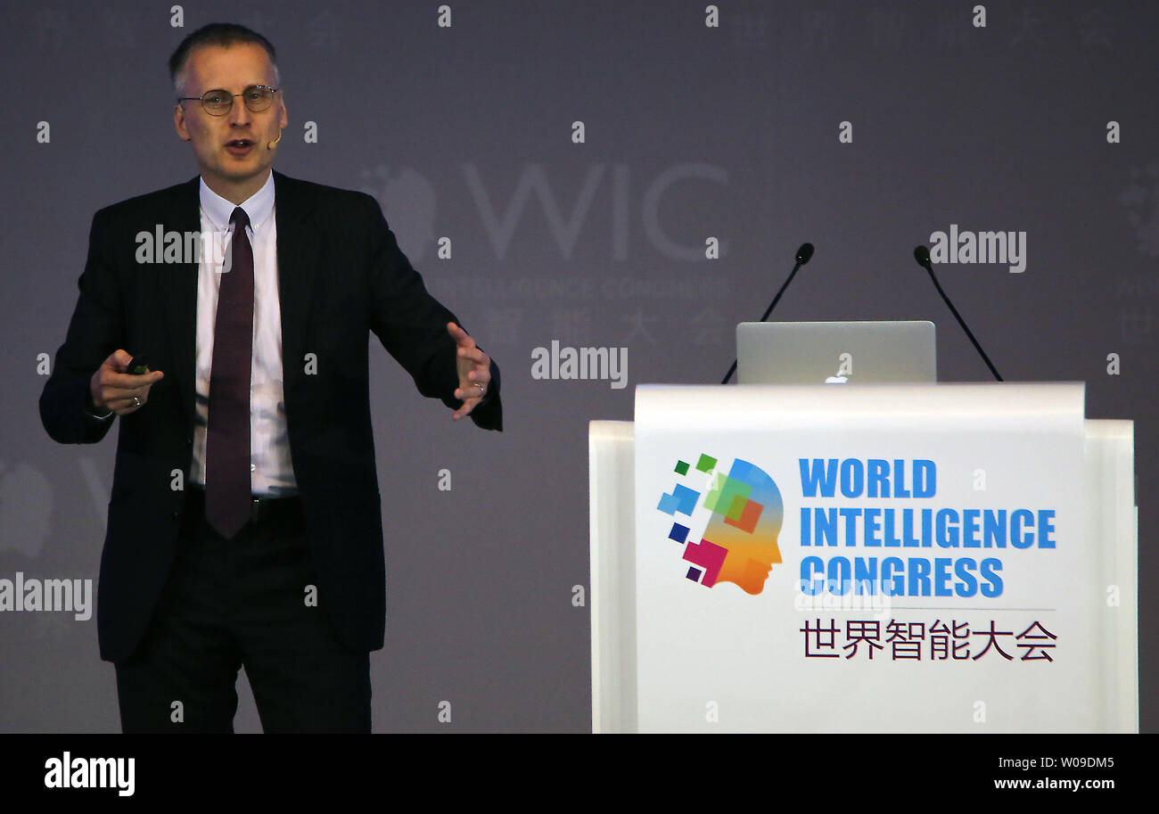 Big Data Expert und Oxford Professor Viktor Mayer-Sch-nberger gibt eine Rede bei der Eröffnung der Welt Intelligence Kongress (WIC) in Tianjin am 29. Juni 2017. Nberger Mayer-Sch - die Rede war, die den Titel "Innovation in Wissenschaft und Technologie: Historische Rückschläge und Zukunft". Foto von Stephen Rasierer/UPI Stockfoto