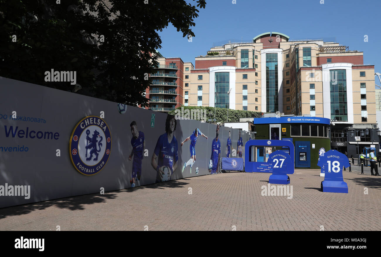 Eine allgemeine Ansicht außerhalb der Stamford Bridge in London, der Heimat des FC Chelsea. Stockfoto