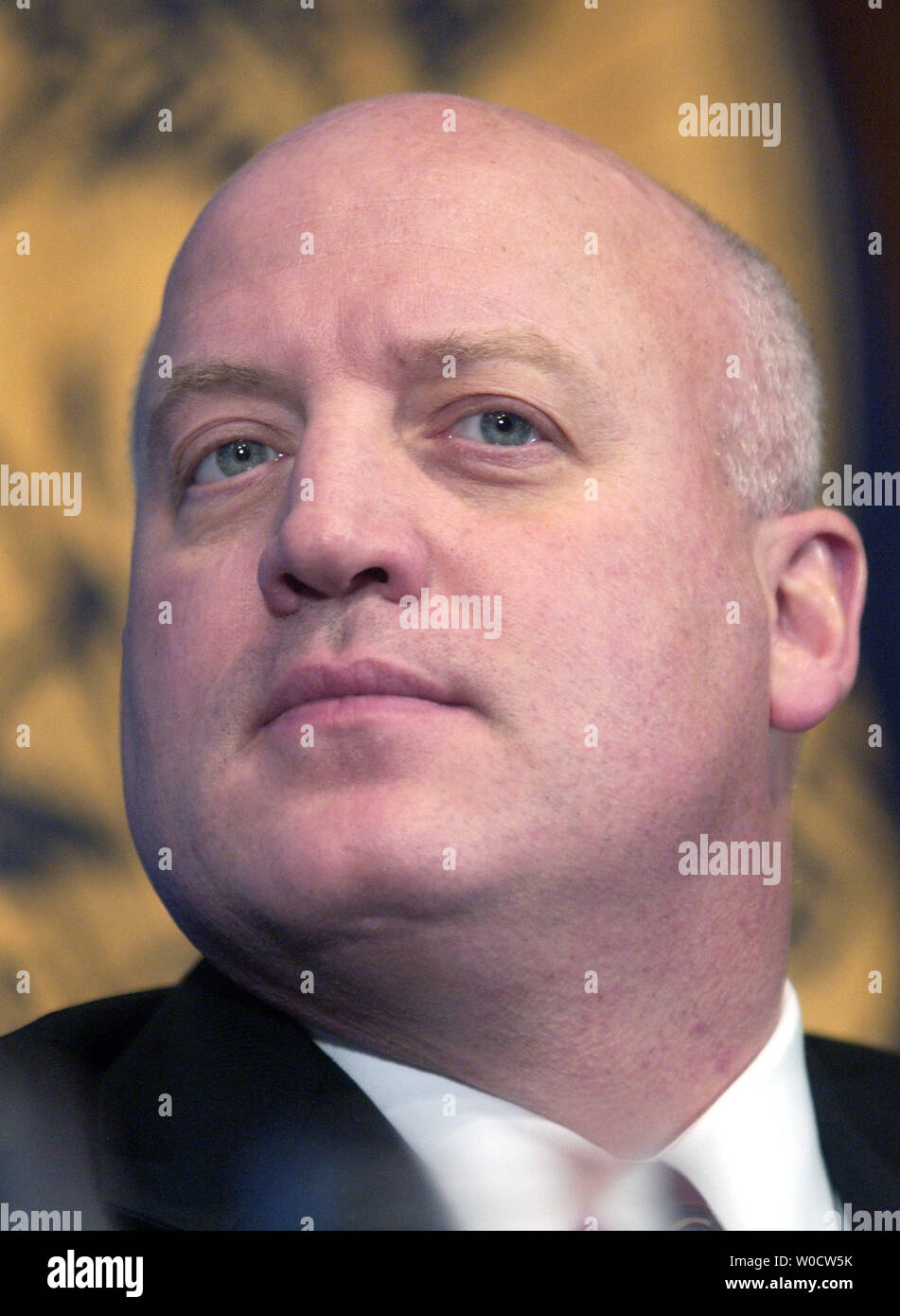 National Hockey League (NHL) Stellvertretender Kommissar Bill Daly nimmt an einem Mittagessen zu NHL Beauftragter Gary Bettman sprechen hören auf die Erholung der Liga, im National Press Club in Washington am 4. November 2005. (UPI Foto/Kevin Dietsch) Stockfoto