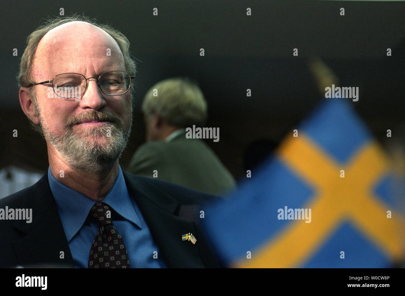 Nobelpreisträger, Dr. Robert H. Grubbs der Kalifornischen Institut für Technologie nimmt an einer Pressekonferenz, die von der Schwedischen Botschaft in Washington, DC am 7. November 2005 veranstaltet. Schrock wird für seine Arbeit bei der Entwicklung einer Methode der Metathese in der organischen Synthese geehrt. (UPI Foto/Kevin Dietsch) Stockfoto