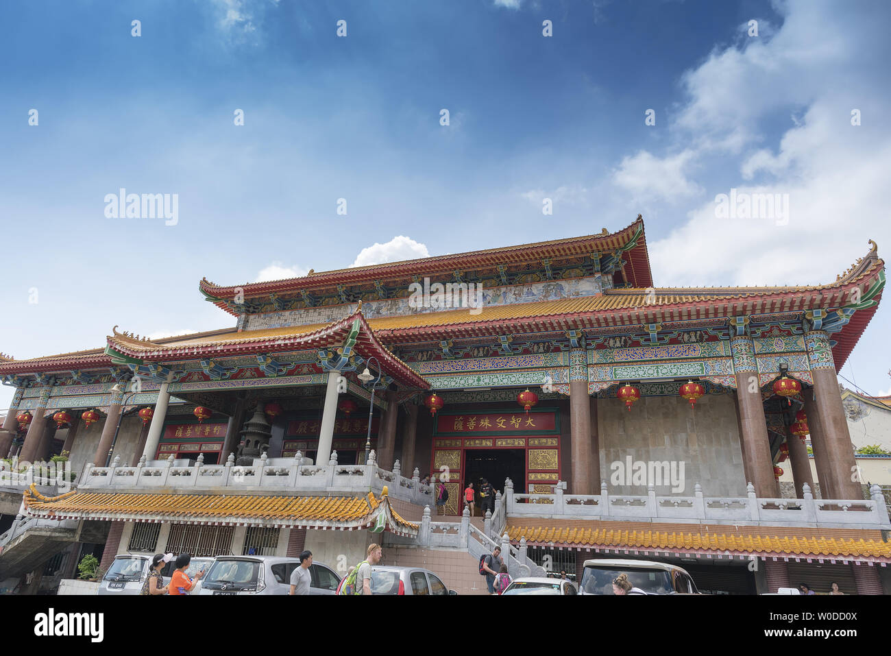 PENANG, MALAYSIA Kek Lok Si Tempel in Insel Penang, Malaysia: Touristen, die in der beliebten Temple Wahrzeichen. Stockfoto