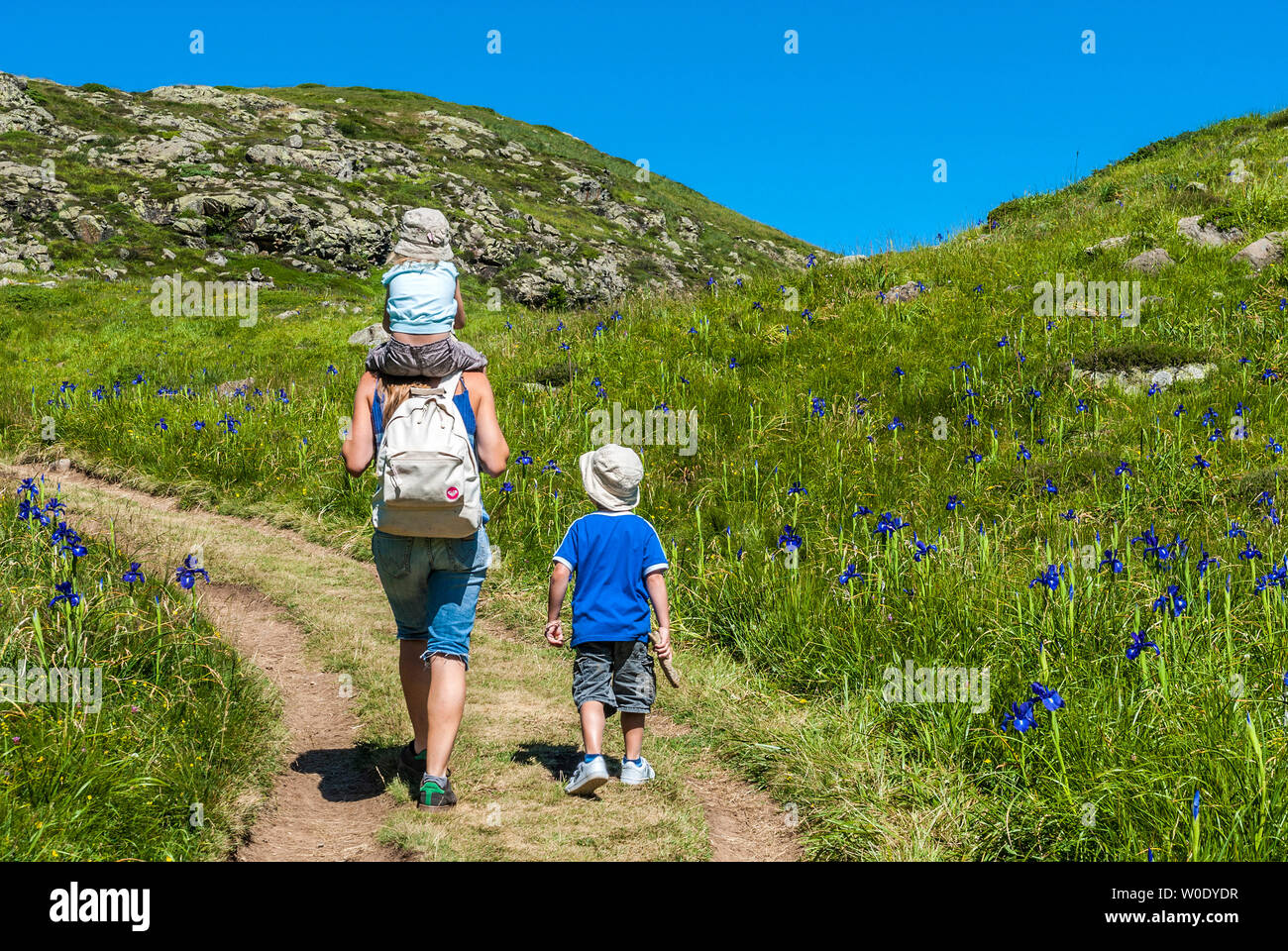 Der Nationalpark der Pyrenäen, Hautes-Pyrenees, Familie im Cirque d'Estaube (UNESCO Welterbe) Stockfoto