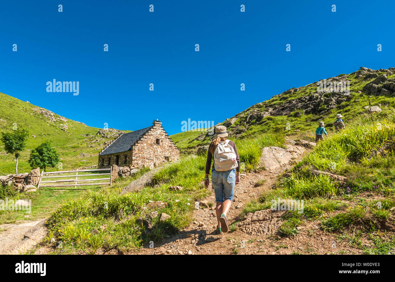Der Nationalpark der Pyrenäen, Hautes-Pyrenees, Familie im Cirque d'Estaube (UNESCO Welterbe) Stockfoto