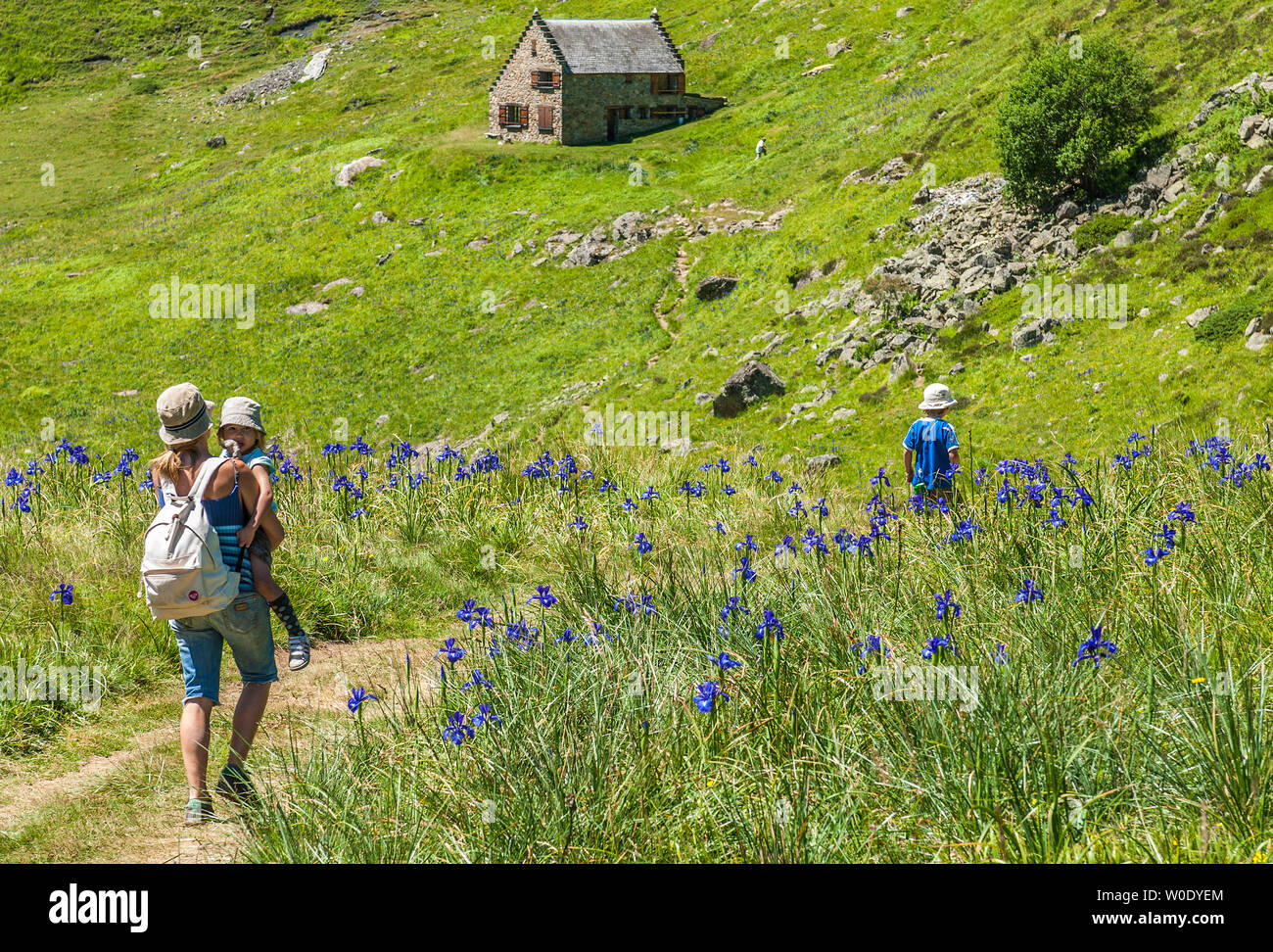 Der Nationalpark der Pyrenäen, Hautes-Pyrenees, Familie im Cirque d'Estaube (UNESCO Welterbe) Stockfoto