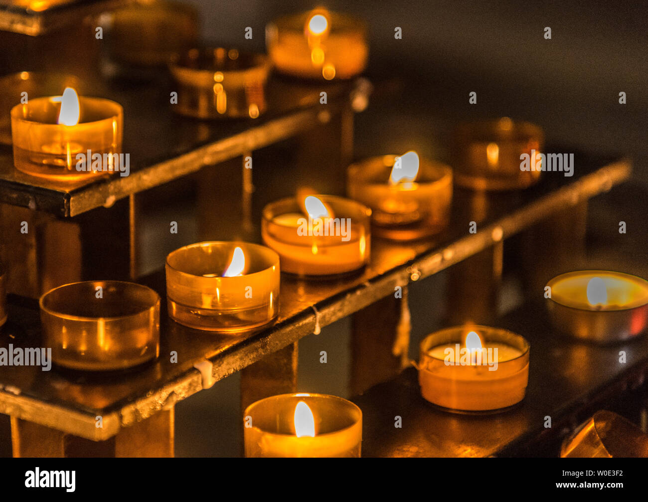 Frankreich, 18. Arrondissement von Paris, in der Basilika des Heiligen Herzen von Paris, in der Hingabe leuchten Stockfoto