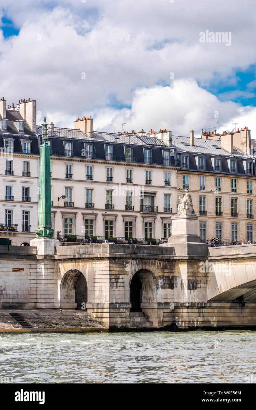 Frankreich, 7. Arrondissement von Paris, Quai Voltaire, der Seine an der Pont du Carrousel Stockfoto