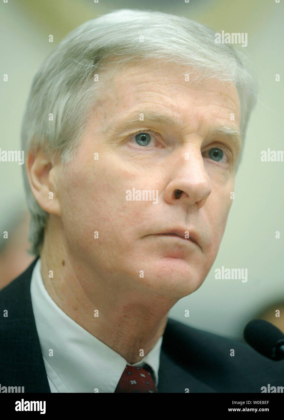 Us-Botschafter im Irak, Ryan Crocker bezeugt vor einem House Armed Services Committee Hearing über die Situation im Irak auf dem Capitol Hill in Washington am 9. April 2008. (UPI Foto/Kevin Dietsch) Stockfoto