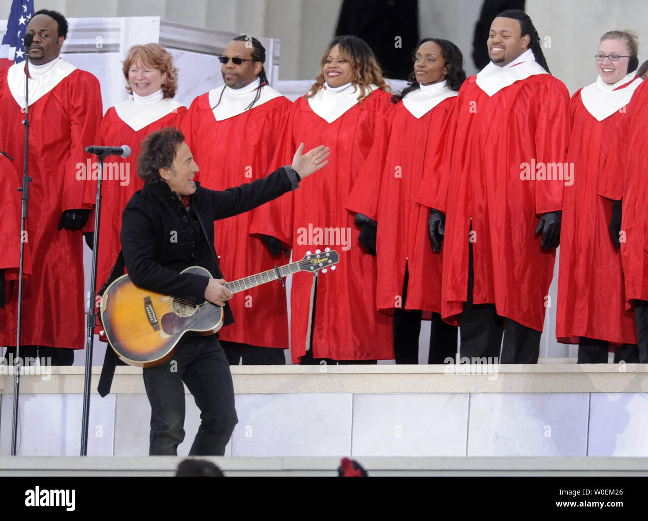 Bruce Springsteen führt während der Wir sind einer Eröffnungssitzung Eröffnung Konzert im Lincoln Memorial in Washington am 18. Januar 2009. (UPI Foto/Kevin Dietsch) Stockfoto