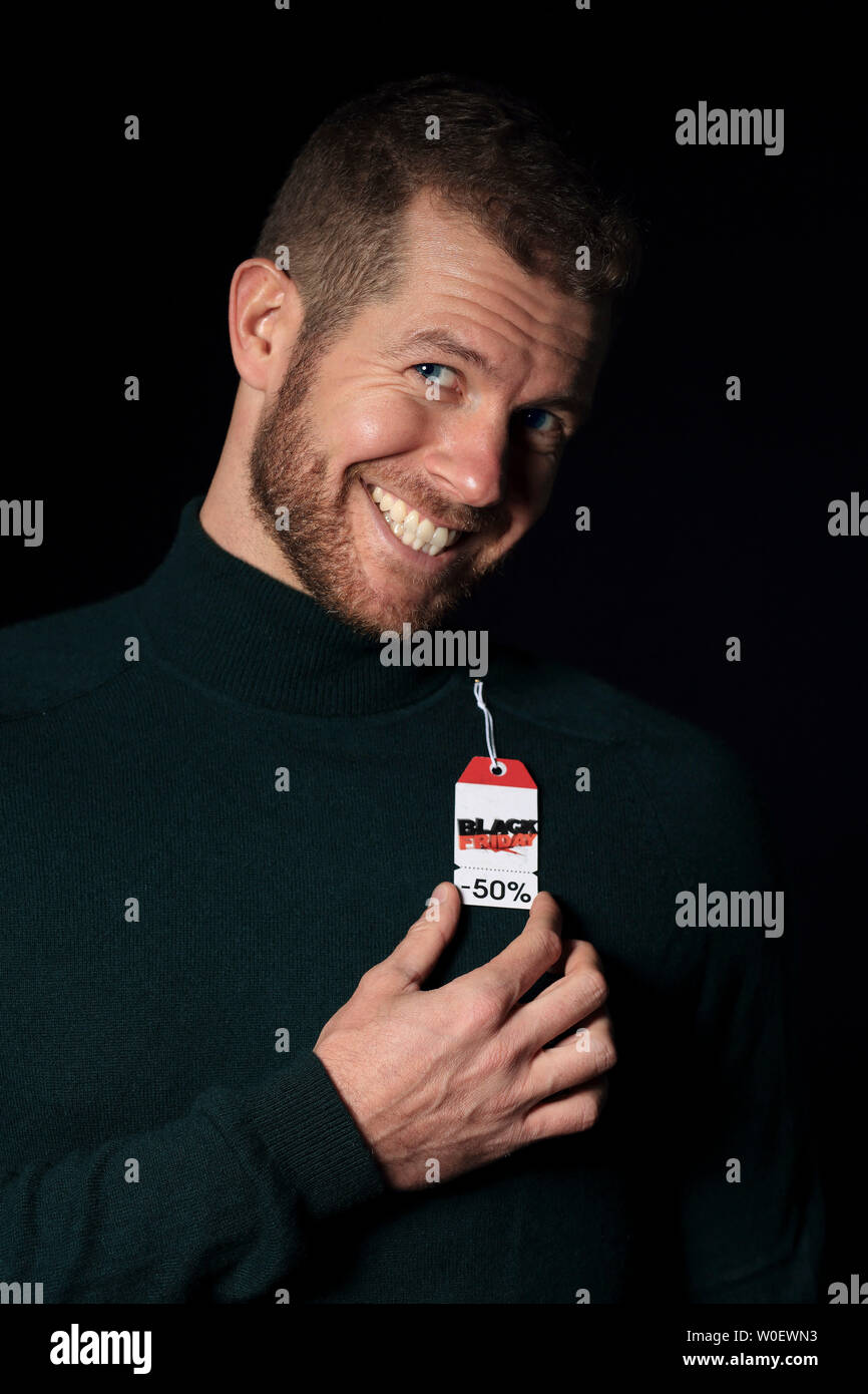 30 Jahre alter Mann, der Schwarze Freitag Stockfotografie - Alamy