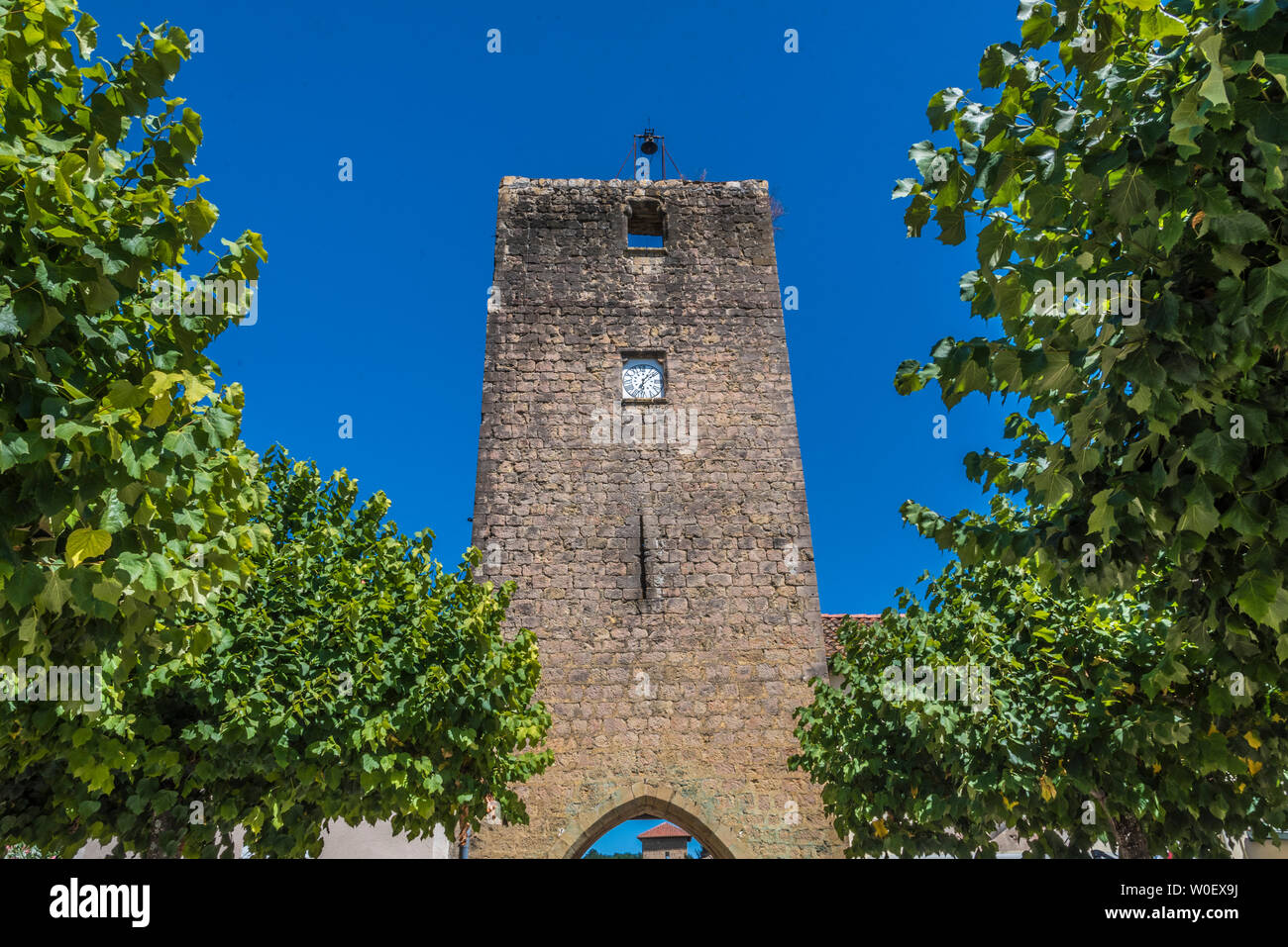 Frankreich, Gers, alten mittelalterlichen Dorf Tillac (12.-15. centuury), mittelalterlichen Turm (Saint James Weg) Stockfoto