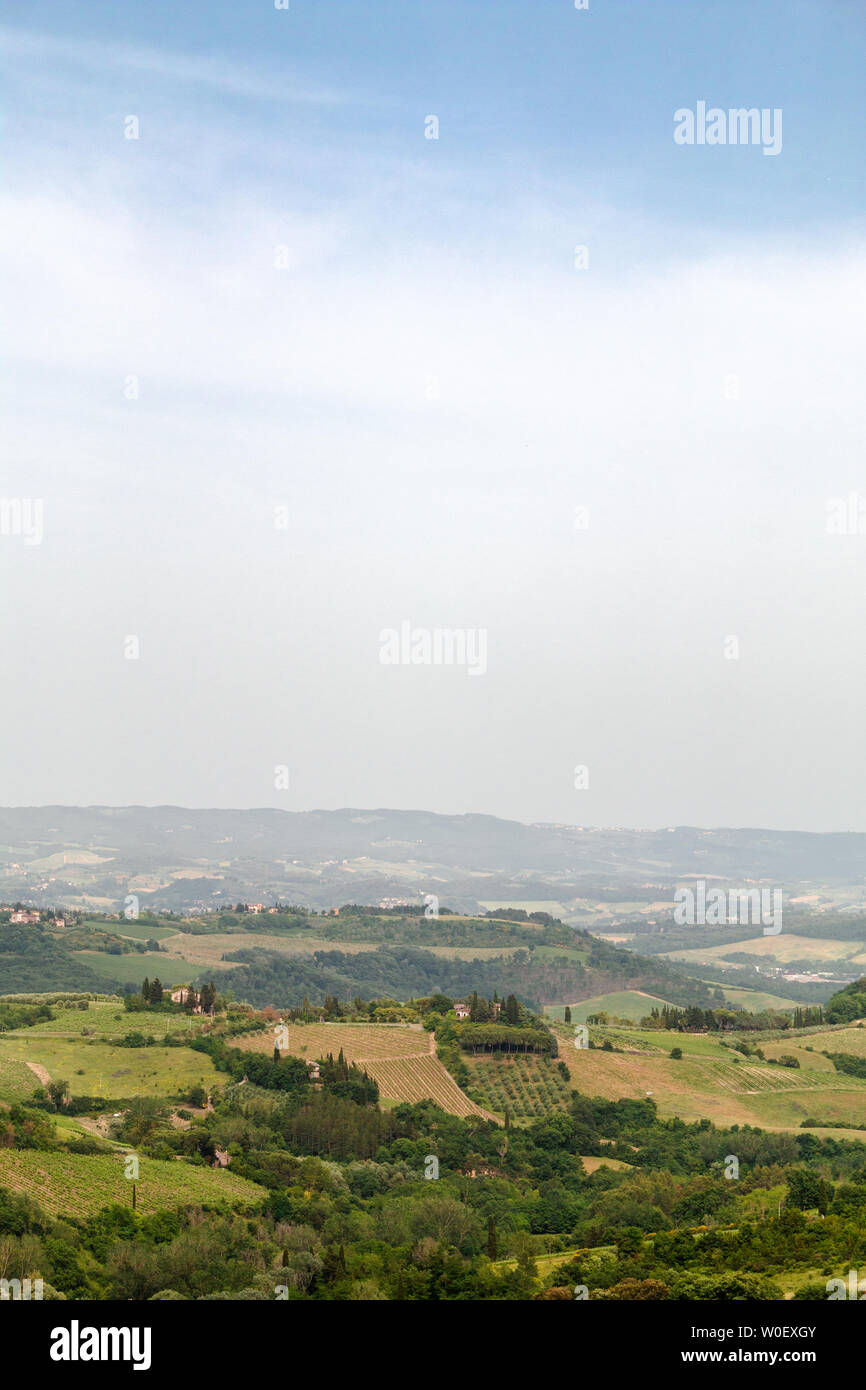 Die Felder und Weinberge in der Toskana, Italien. Stockfoto