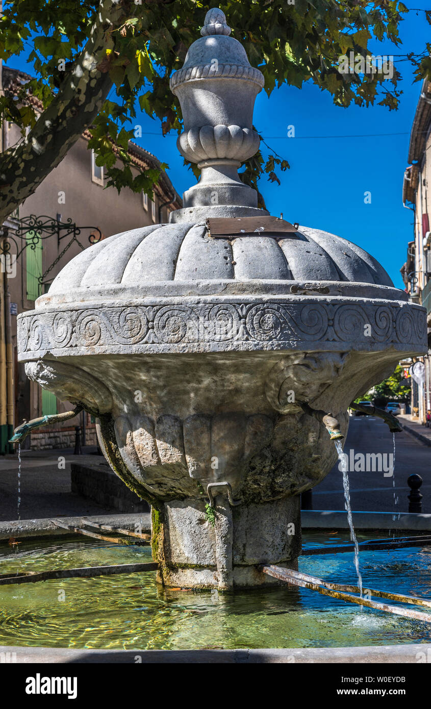 Frankreich, Provence, Vaucluse, Brunnen von Souspiron (14. Jahrhundert) in Châteauneuf-du-Pape Stockfoto