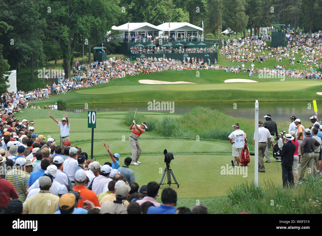 Stuart Allenby Hit aus der 10 t-stück Kasten in der ersten Runde der AT&T National durch Tiger Woods am Kongreßcountryklub in Potomac, Maryland am 2. Juli 2009 veranstaltet. (UPI Foto/Kevin Dietsch) Stockfoto