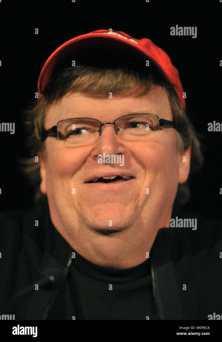 Filmemacher Michael Moore spricht über seinen neuen Film "Kapitalismus: eine Liebesgeschichte' vor einem Screening des Films am American Film Institute in Silver Spring, Maryland am 28. September 2009. UPI/Kevin Dietsch Stockfoto