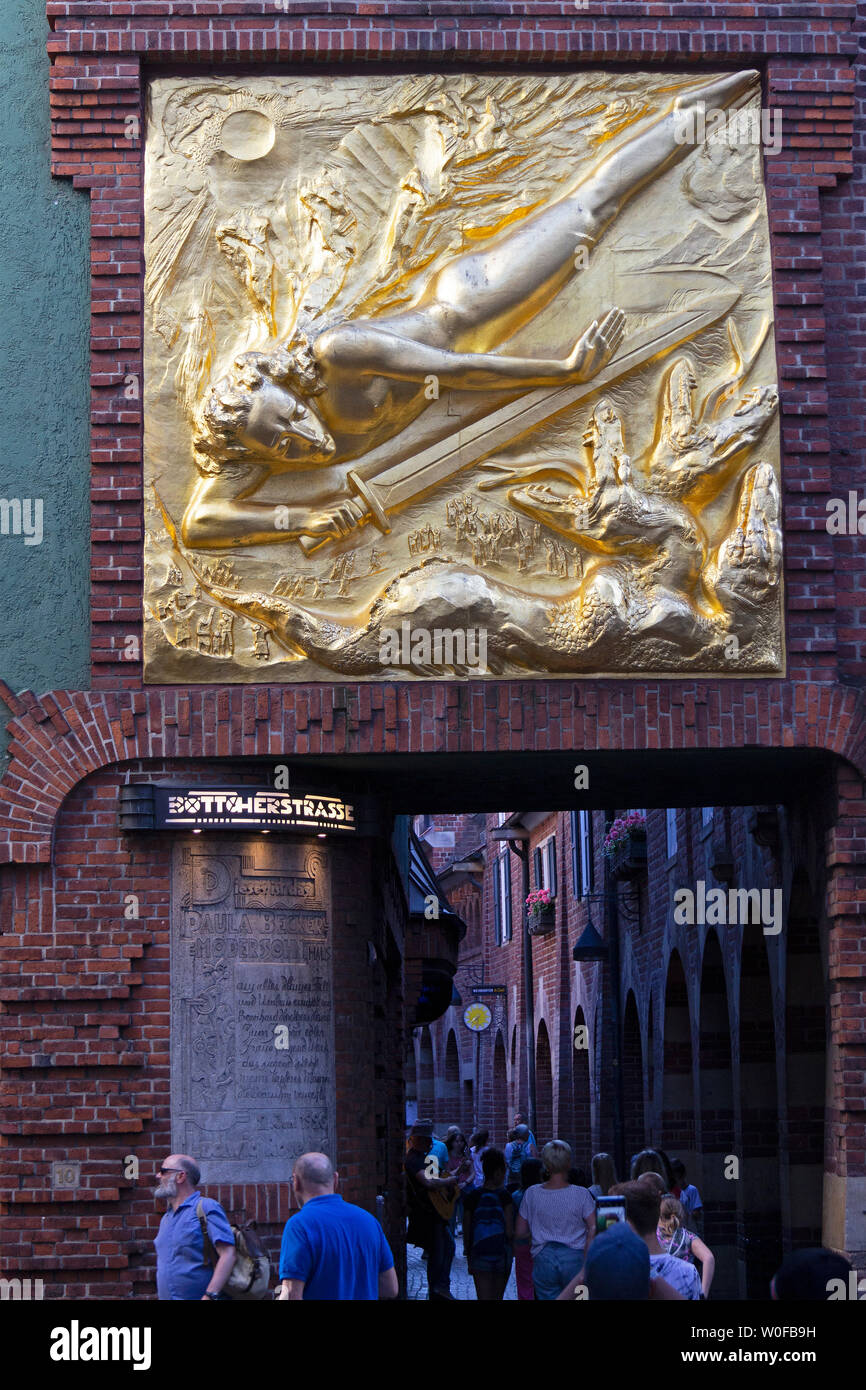 Bronze relief Der Lichtbringer, Böttcherstraße, Bremen, Deutschland Stockfoto