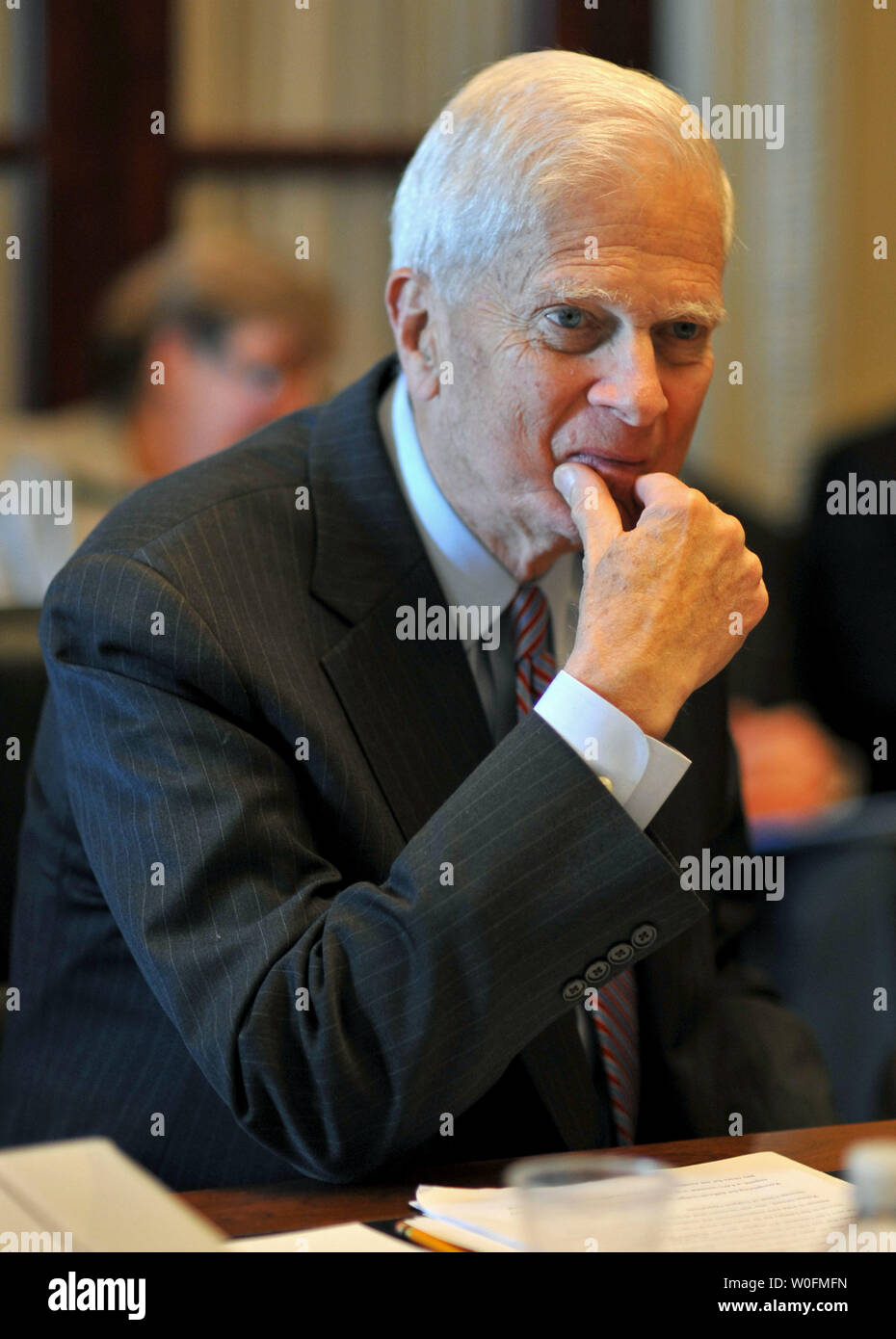 Bibliothekar des Kongresses James Billington bezeugt vor eine Legislative Unterausschuss Anhörung zum FY Budget 2011 für den Kongress, die Staatsdruckerei und die offene Welt Leadership Centre, in Washington am 21. April 2010. UPI/Kevin Dietsch Stockfoto