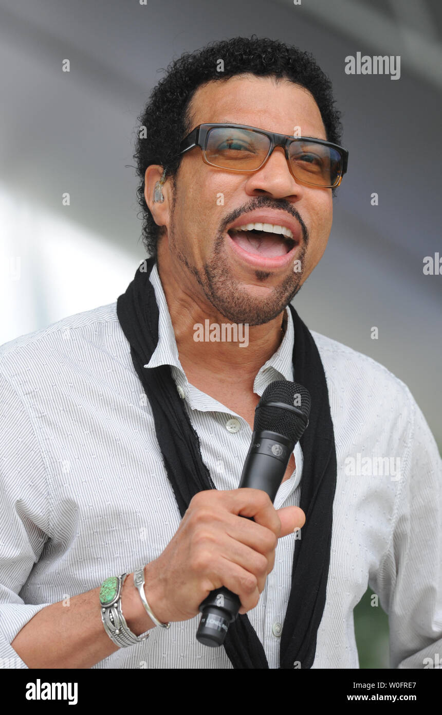 Lionel Richie probt für die National Memorial Tag Konzert auf dem West Rasen der U.S. Capitol in Washington am 29. Mai 2010. UPI/Alexis C Glenn Stockfoto