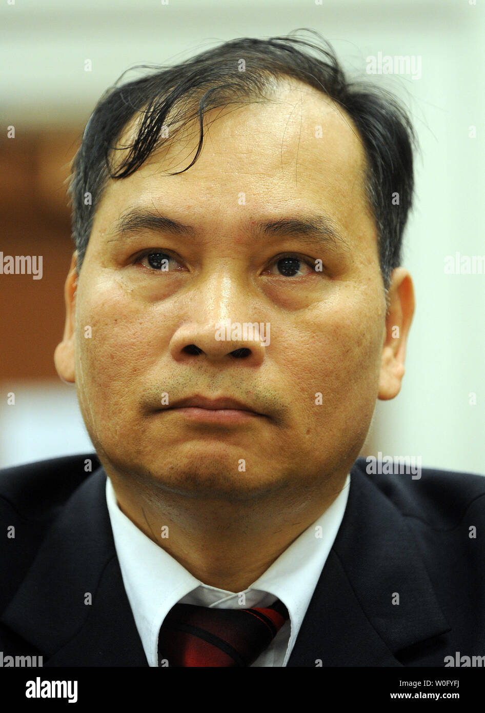 Quang Nguyen, dessen Bruder Lieu Nguyen nach Thailand geflohen, bezeugt vor der Tom Lantos Menschenrechtskommission Anhörung der religiösen Freiheit in Vietnam auf dem Capitol Hill in Washington am 18. August 2010. UPI/Roger L. Wollenberg Stockfoto