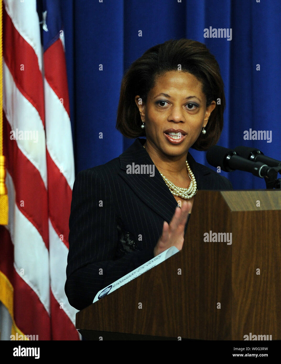 Weiße Haus Innenpolitik Rat Direktor Melody Barnes spricht während einer Veranstaltung Kennzeichnung Welt-AIDS-Tag in das Eisenhower Executive Office Building in der Nähe des Weissen Hauses in Washington am 1. Dezember 2010. UPI/Roger L. Wollenberg Stockfoto