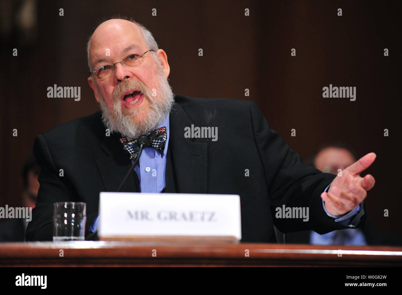 Michael Graetz, Professor für Recht an der Columbia Law School, bezeugt vor einem Senat Finanzausschuss Anhörung auf Amerikas Steuersystem, auf dem Capitol Hill in Washington am 8. März 2011. UPI/Kevin Dietsch Stockfoto