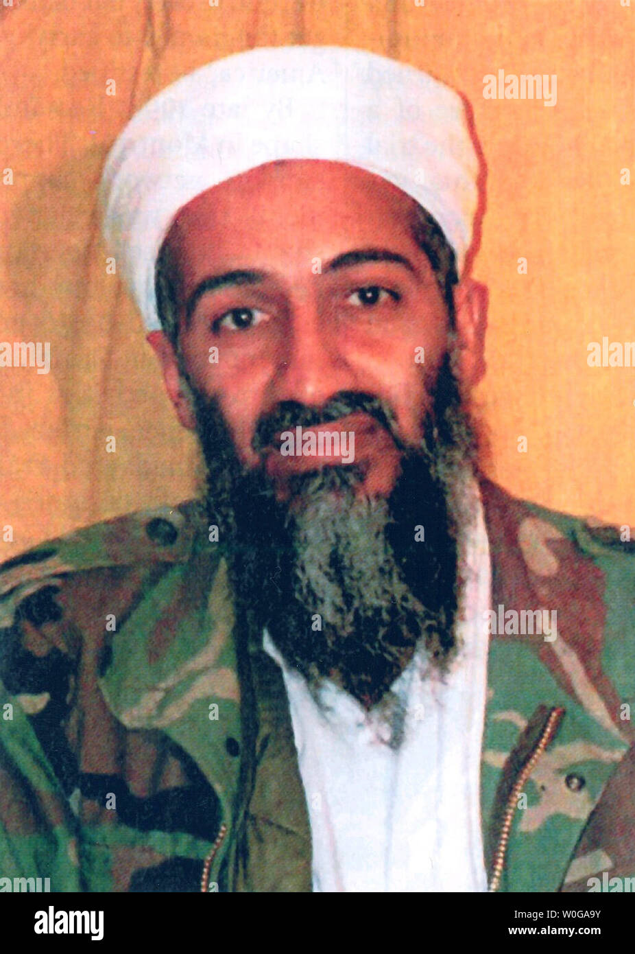 Um 11.35 gestern Abend verkündete Präsident Obama "die Vereinigten Staaten eine Operation, die Osama bin Laden, der Führer der al-Qaida getötet durchgeführt hat, und einem Terroristen, der für den Mord an Tausenden von unschuldigen Männern, Frauen und Kindern." in Washington, DC, am 1. Mai 2011. Dieses Bild von Bin Laden war eine Regierung Exponat für die Verurteilung von Zacarias Moussaoui, ein bekennender al-Qaida Verschwörer für den 9/11-Anschlägen auf das World Trade Center und Pentagon, im April 2006. UPI/Dateien Stockfoto