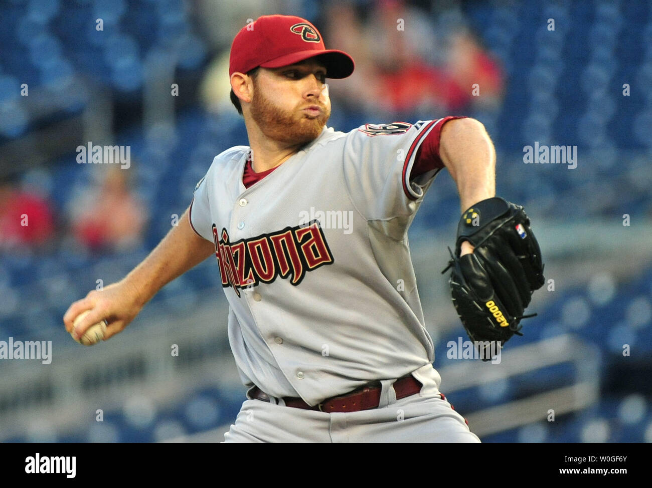 Arizona-diamantmarkierungkrug Ian Kennedy Plätze gegen die Washington Nationals an den Angehörigen Park in Washington am 23. August 2011. UPI/Kevin Dietsch Stockfoto