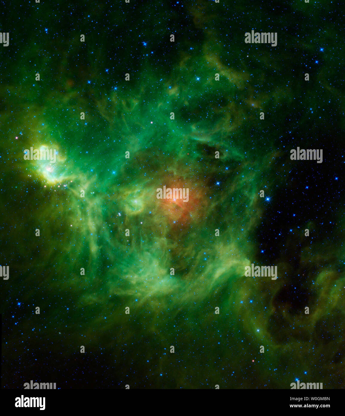 Dieses undatierte NASA Bild von den Weisen, Wide-Field Infrared Survey Explorer, zeigt Barnard 3 oder IRAS Ring G 159.6-18.5, das ist in hellem Grün und rote Staubwolken awash. Interstellaren Wolken wie diese stellaren Baumschulen, wo baby Sterne geboren werden, zum 31. Dezember 2011. UPI/NASA Stockfoto Dieses undatierte NASA Bild von den Weisen, Wide-Field Infrared Survey Explorer, zeigt Barnard 3 oder IRAS Ring G 159.6-18.5, das ist in hellem Grün und rote Staubwolken awash. Interstellaren Wolken wie diese stellaren Baumschulen, wo baby Sterne geboren werden, zum 31. Dezember 2011. UPI/NASA Stockfoto
