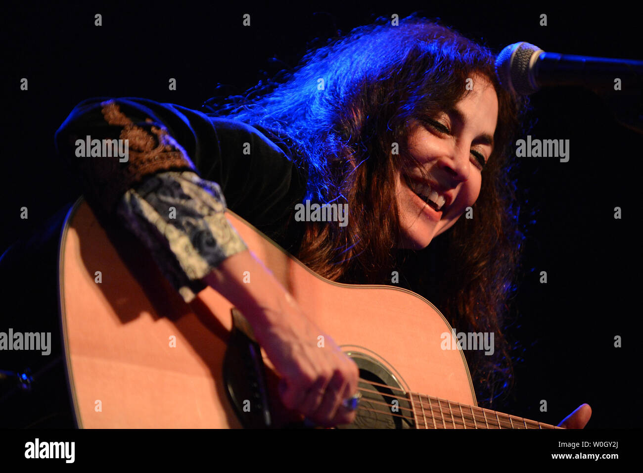 Led Zeppelin Pa System Wie led zeppelin -Fotos und -Bildmaterial in hoher Auflösung – Alamy
