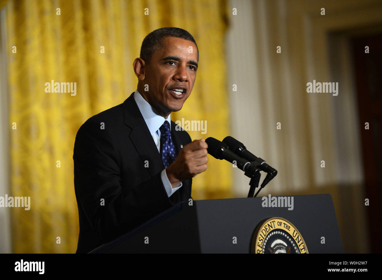 Präsident Barack Obama kündigt die Schaffung des Gehirns (das Gehirn Forschung durch die Förderung innovativer Neurotechnologies) Initiative, am 2. April 2013 im Weißen Haus in Washington, D.C. Die Initiative ist eine neue Forschung planen Sie neue Wege finden, zu behandeln, zu heilen und zu verhindern, dass Erkrankungen des Gehirns wie Alzheimer und Epilepsie. UPI/Kevin Dietsch Stockfoto
