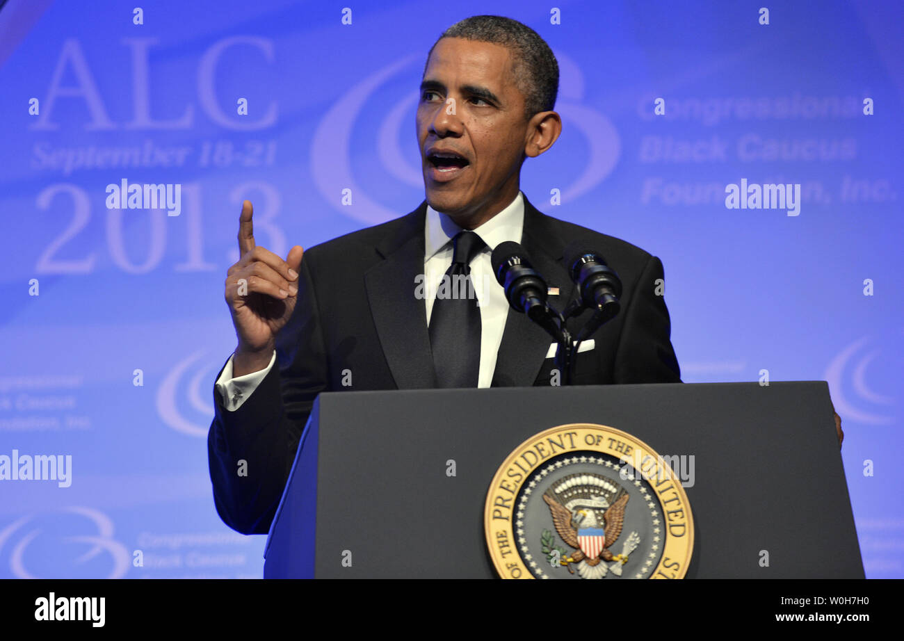 US-Präsident Barack Obama macht Bemerkungen auf der Congressional Black Caucus Foundation jährliche Phoenix Preise Abendessen, September 21, 2013, Washington, DC. Die Jahrestagung der CBC bringt Aktivisten, Politiker und Unternehmer, die öffentliche Ordnung zu beeinträchtigen. schwarzen Gemeinschaften in Amerika und im Ausland diskutieren. UPI/Mike Theiler Stockfoto