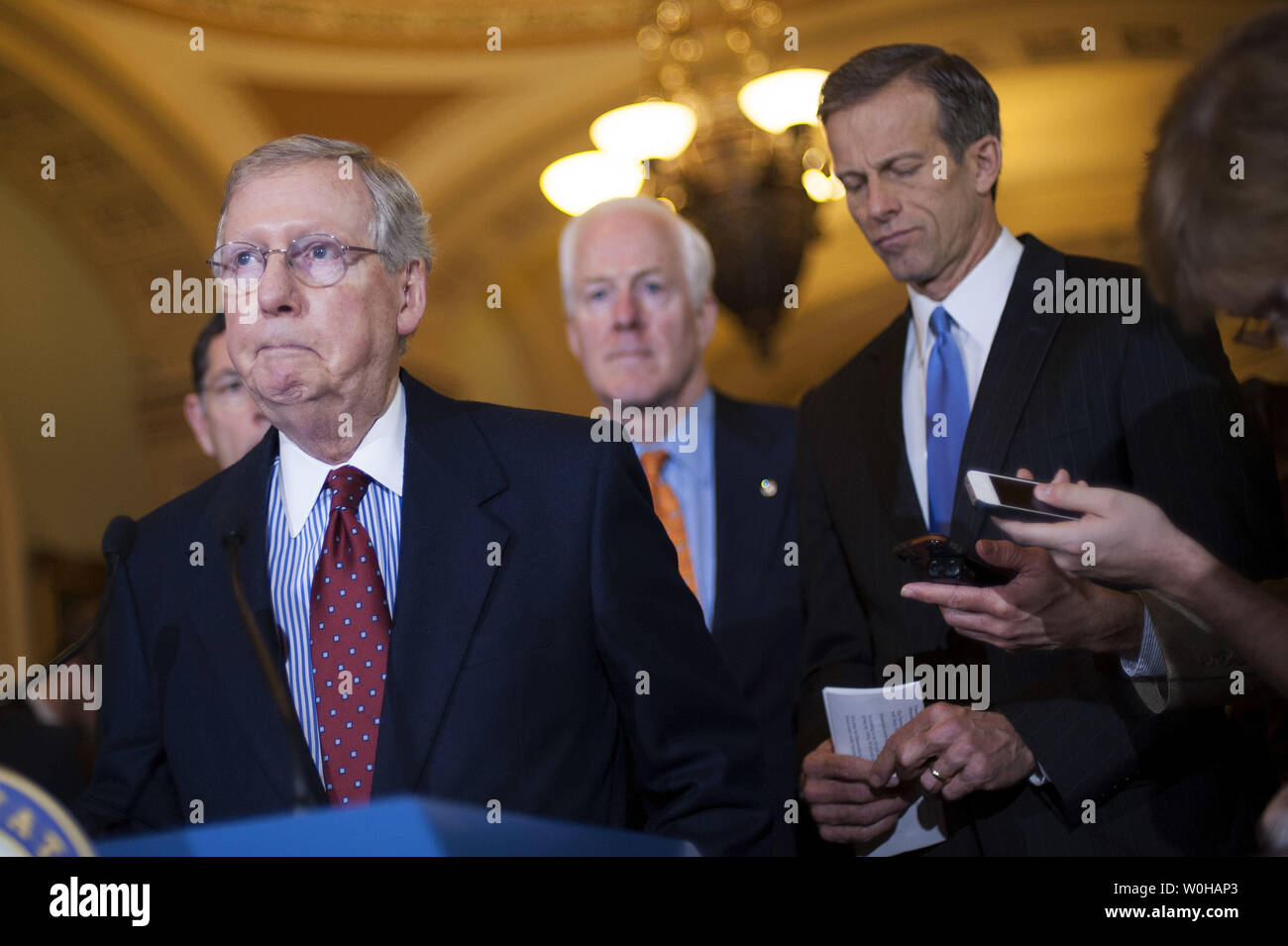 Senat Minderheit Führer Mitch McConnell (R-KY) spricht auf dem Senat budget Deal auf dem Capitol Hill in Washington, D.C. am 17. Dezember 2013. UPI/Kevin Dietsch Stockfoto
