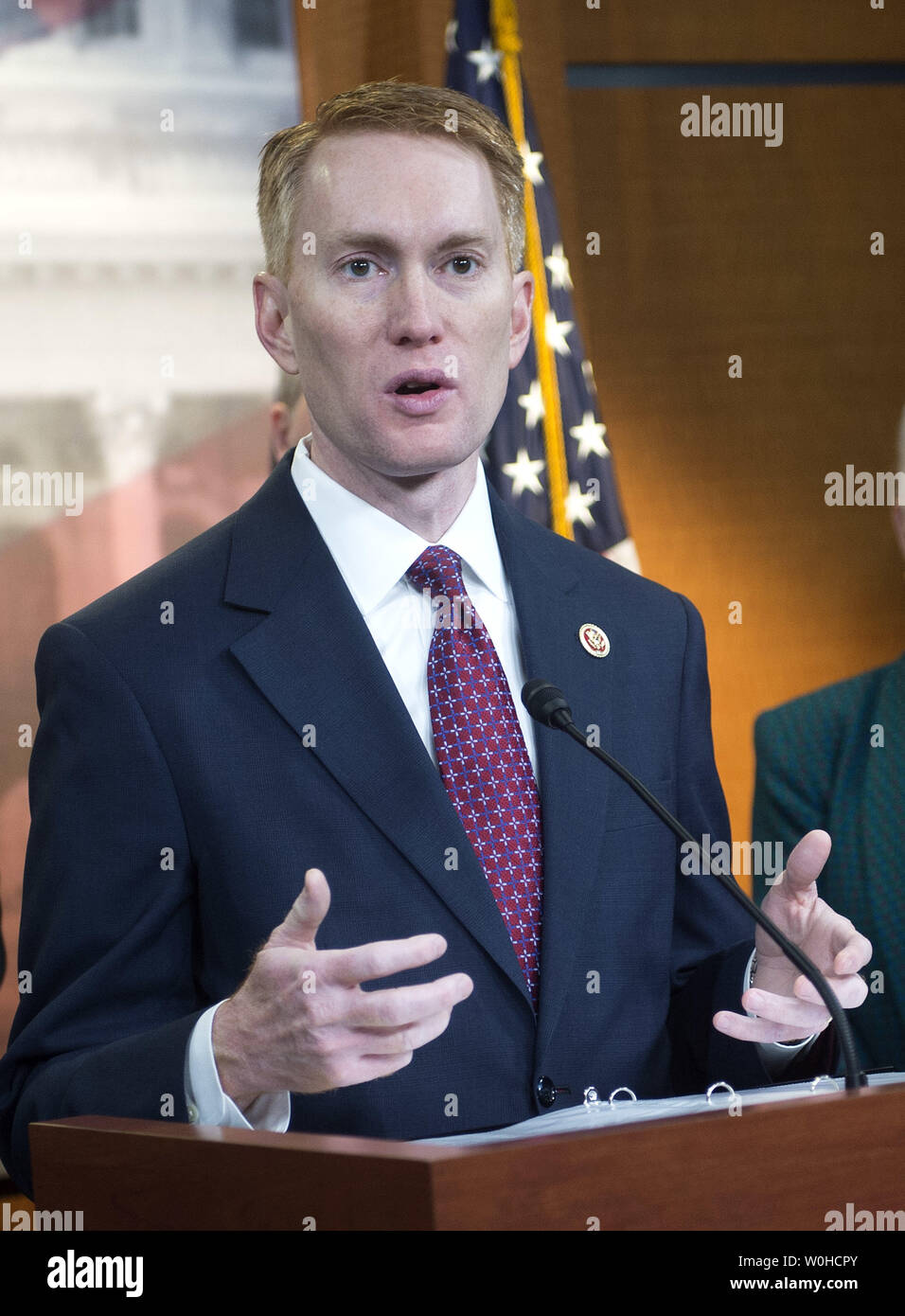 Rep. James Lankford (R-OK) während einer Pressekonferenz auf der mündlichen Verhandlung des Obersten Gerichts bei der geburtenkontrolle Mandat, die Erschwingliche Pflege handeln, in Washington, D.C. am 25. März 2014. UPI/Kevin Dietsch Stockfoto