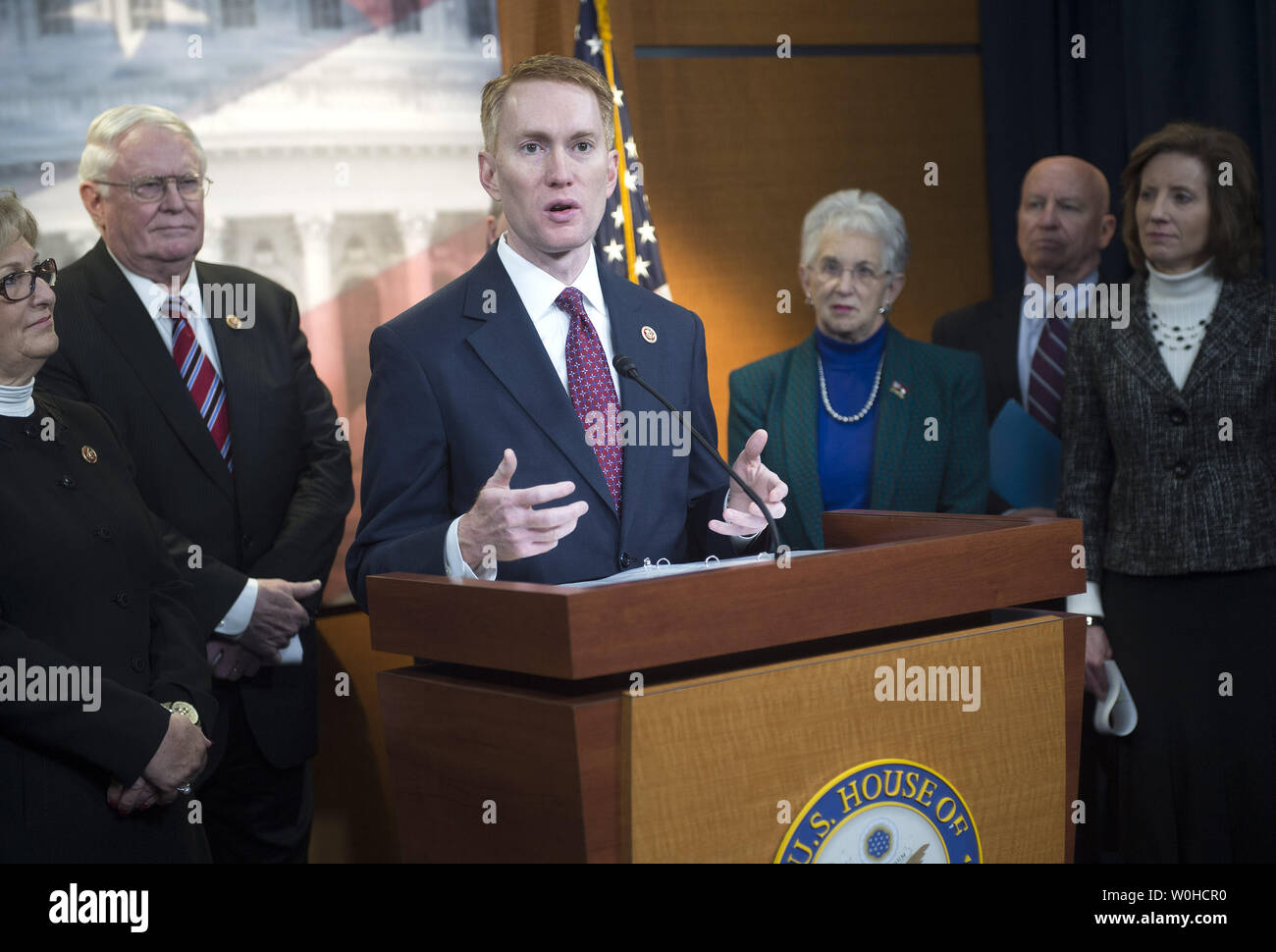 Rep. James Lankford (R-OK) während einer Pressekonferenz auf der mündlichen Verhandlung des Obersten Gerichts bei der geburtenkontrolle Mandat, die Erschwingliche Pflege handeln, in Washington, D.C. am 25. März 2014. UPI/Kevin Dietsch Stockfoto