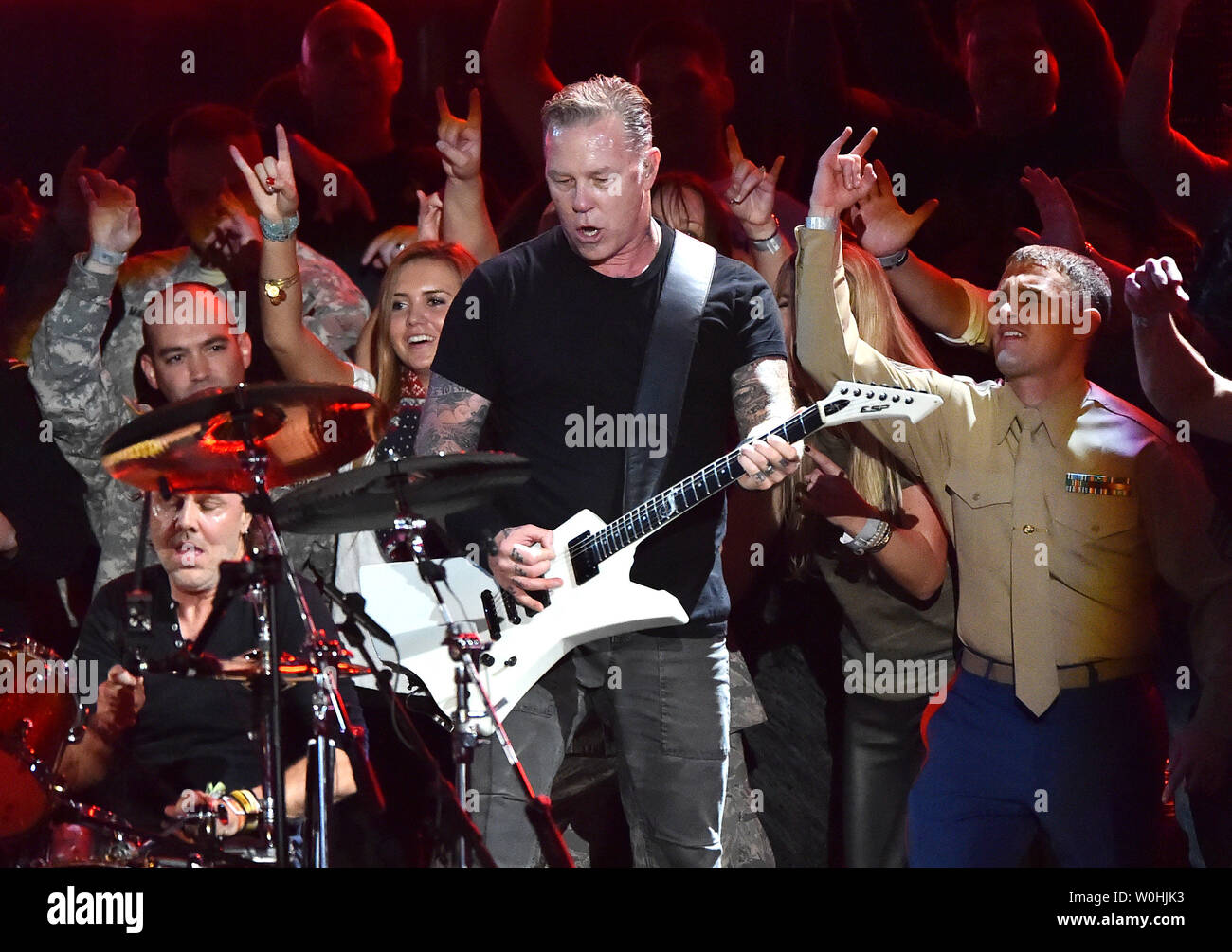 Metallica führt während des Konzerts für Valor auf der National Mall auf Veteran's Day, 11 November, 2014, in Washington, D.C. UPI/Kevin Dietsch Stockfoto