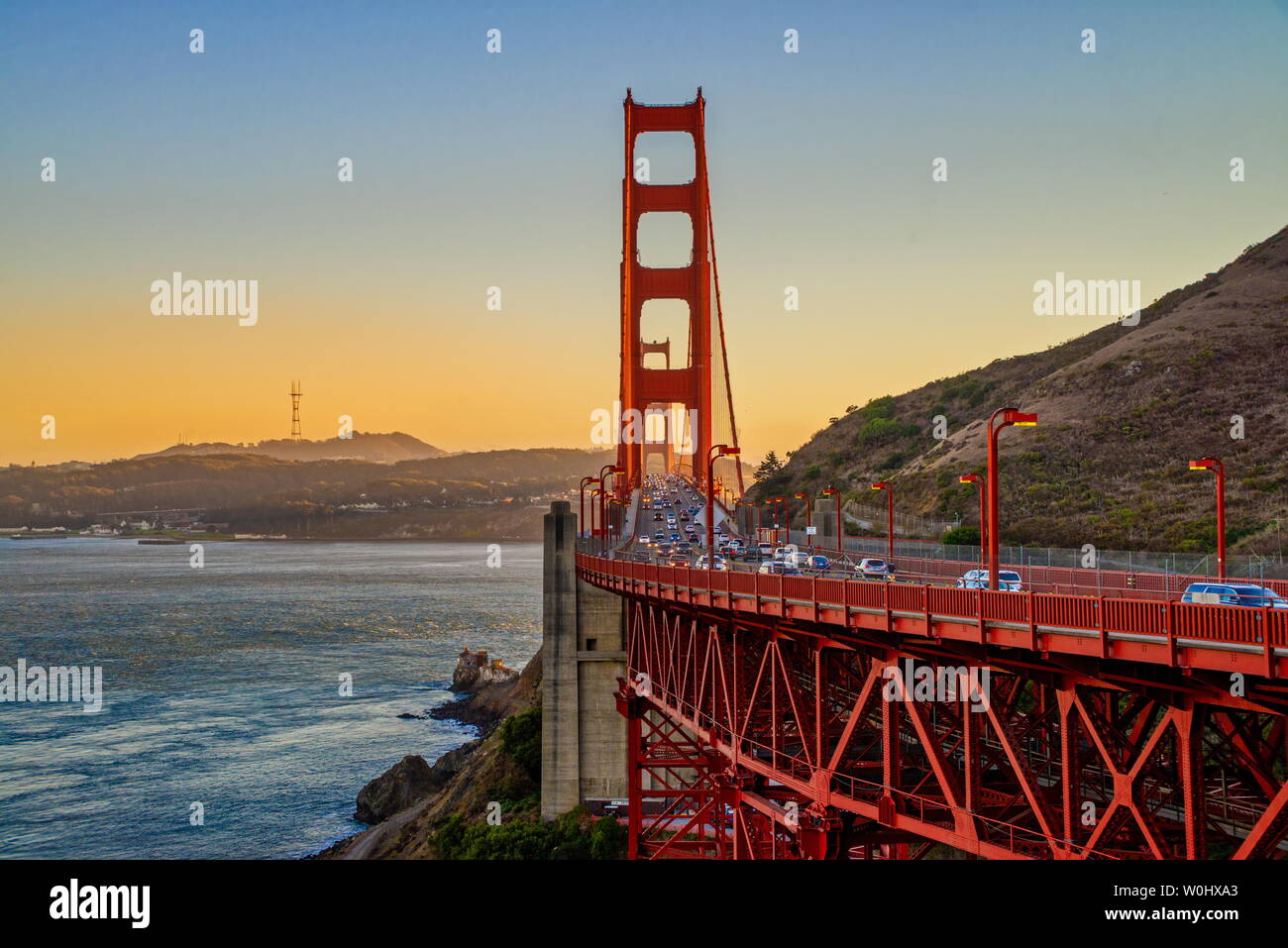 Beim Sonnenuntergang an der Golden Gate Bridge in San Francisco Stockfoto