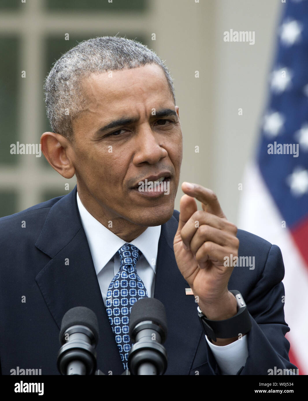 Us-Präsident Barack Obama macht ein Punkt während einer gemeinsamen Pressekonferenz mit dem kanadischen Premierminister Justin Trudeau im Rosengarten während der Staatsbesuch des Kanadischen PM im Weißen Haus in Washington, DC am 10. März 2016. Foto von Pat Benic/UPI Stockfoto