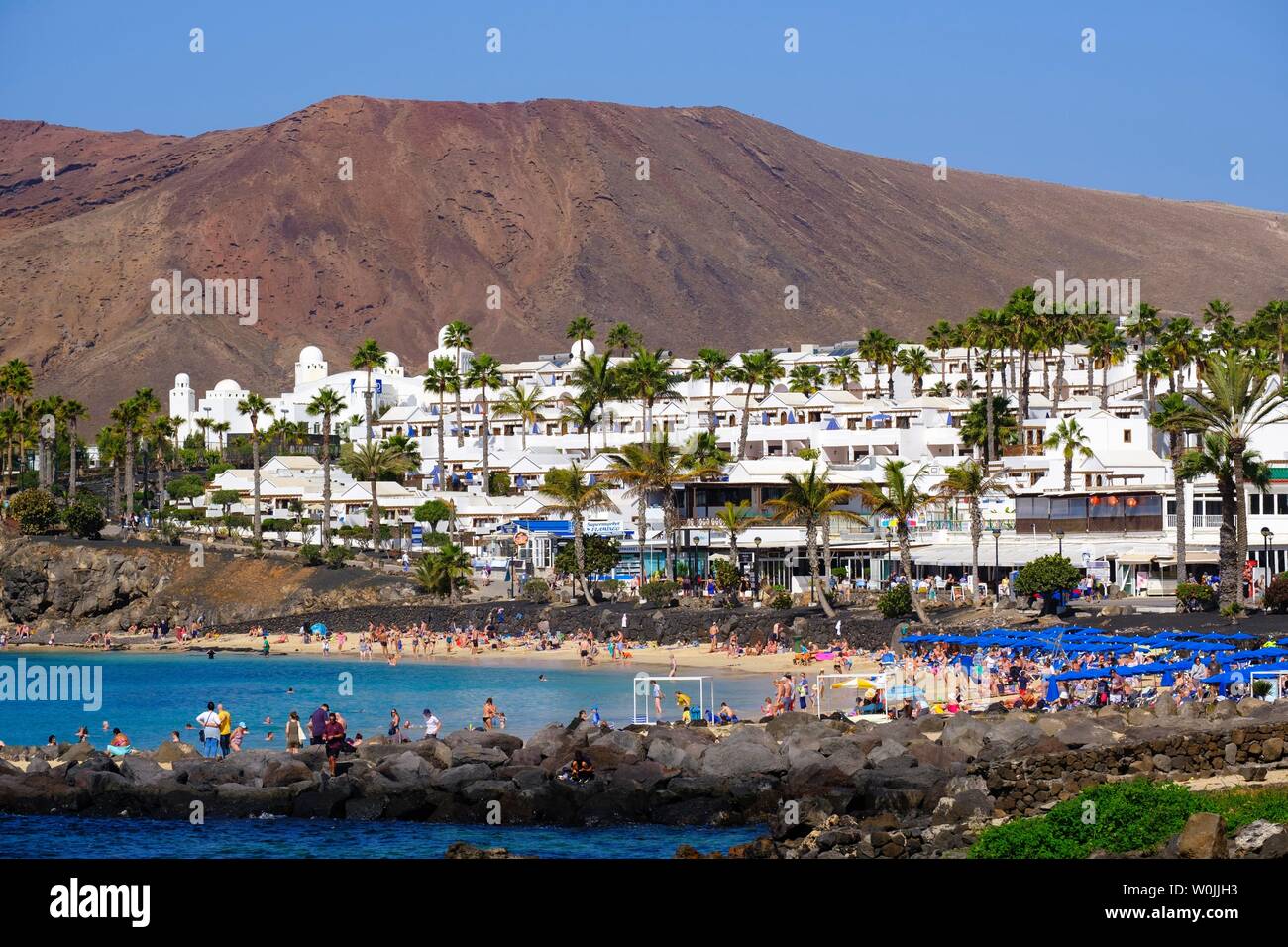 Strand Playa Flamingo aus Vulkan Montana Roja, Playa Blanca, Lanzarote, Kanarische Inseln, Spanien Stockfoto