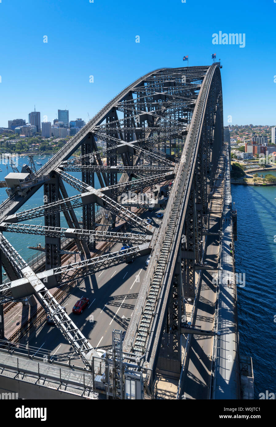 Sydney Harbour Bridge Blick nach Norden von der Pylon Lookout mit den Bridge Climb, Sydney, New South Wales, Australien Stockfoto