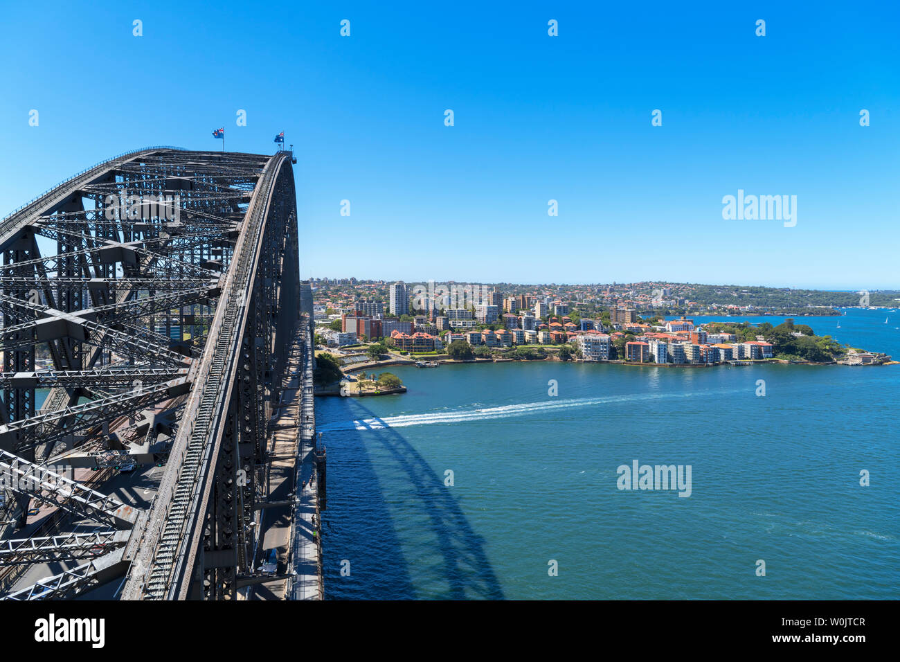 Sydney Harbour Bridge nach Norden in Richtung Kirribilli vom Pylon Lookout, Sydney, New South Wales, Australien Stockfoto